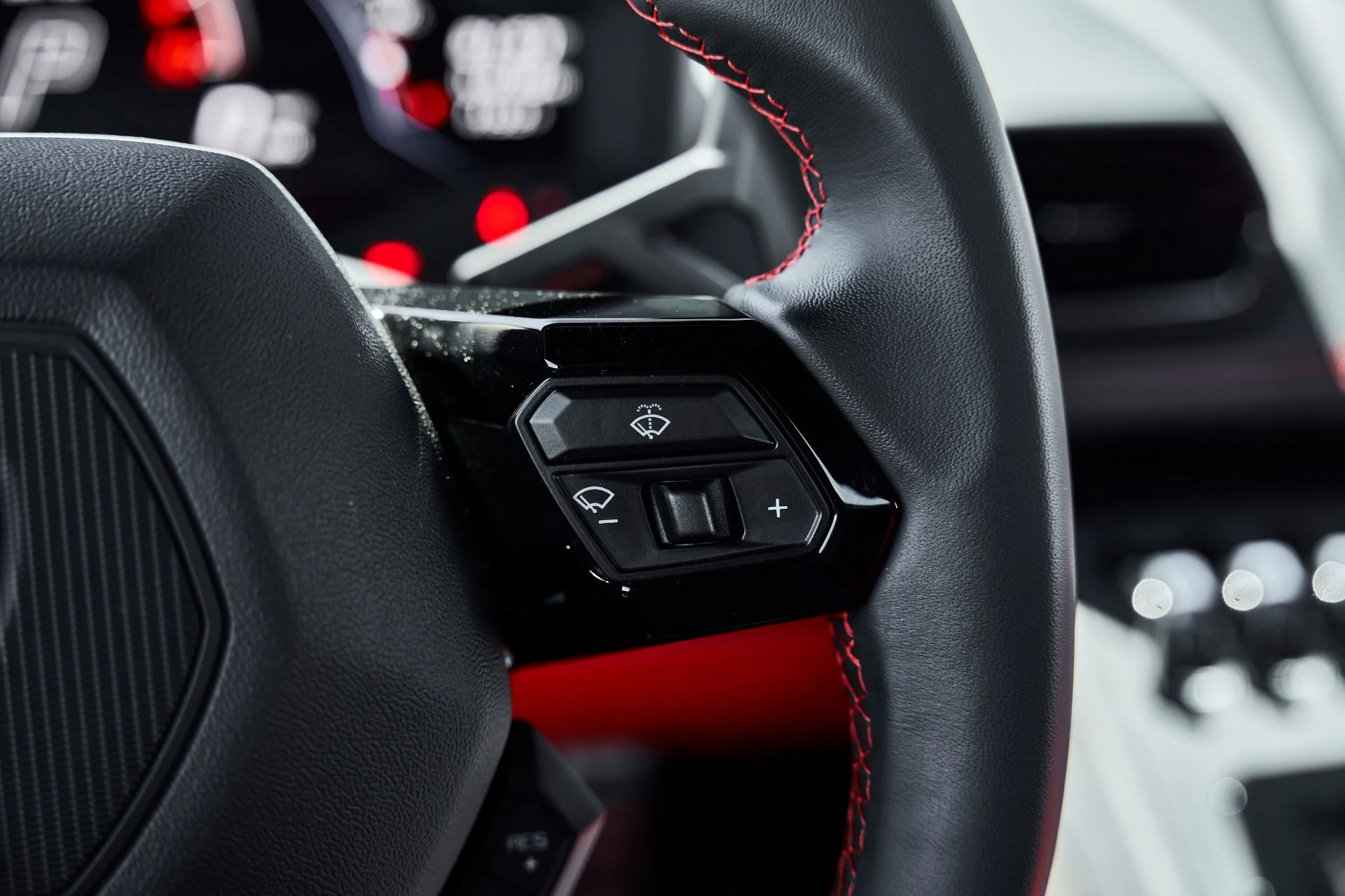 mph044_3645678235_Used_2024_Lamborghini_Huracan_EVO_Base_1778372677_51429b43d4