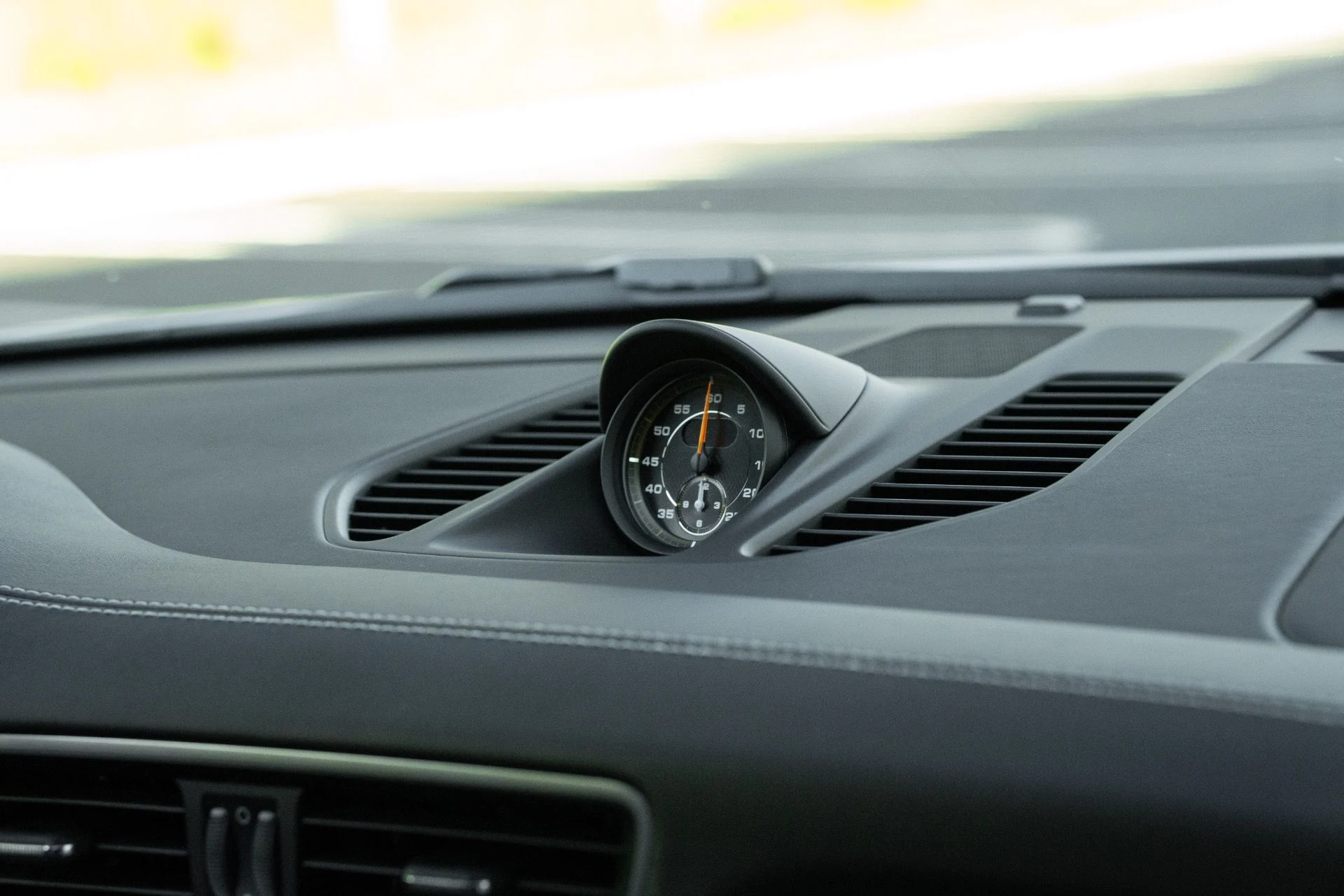 mph044_3649634158_Used_2018_Porsche_911_GT_3_1761946041_95a9942f50