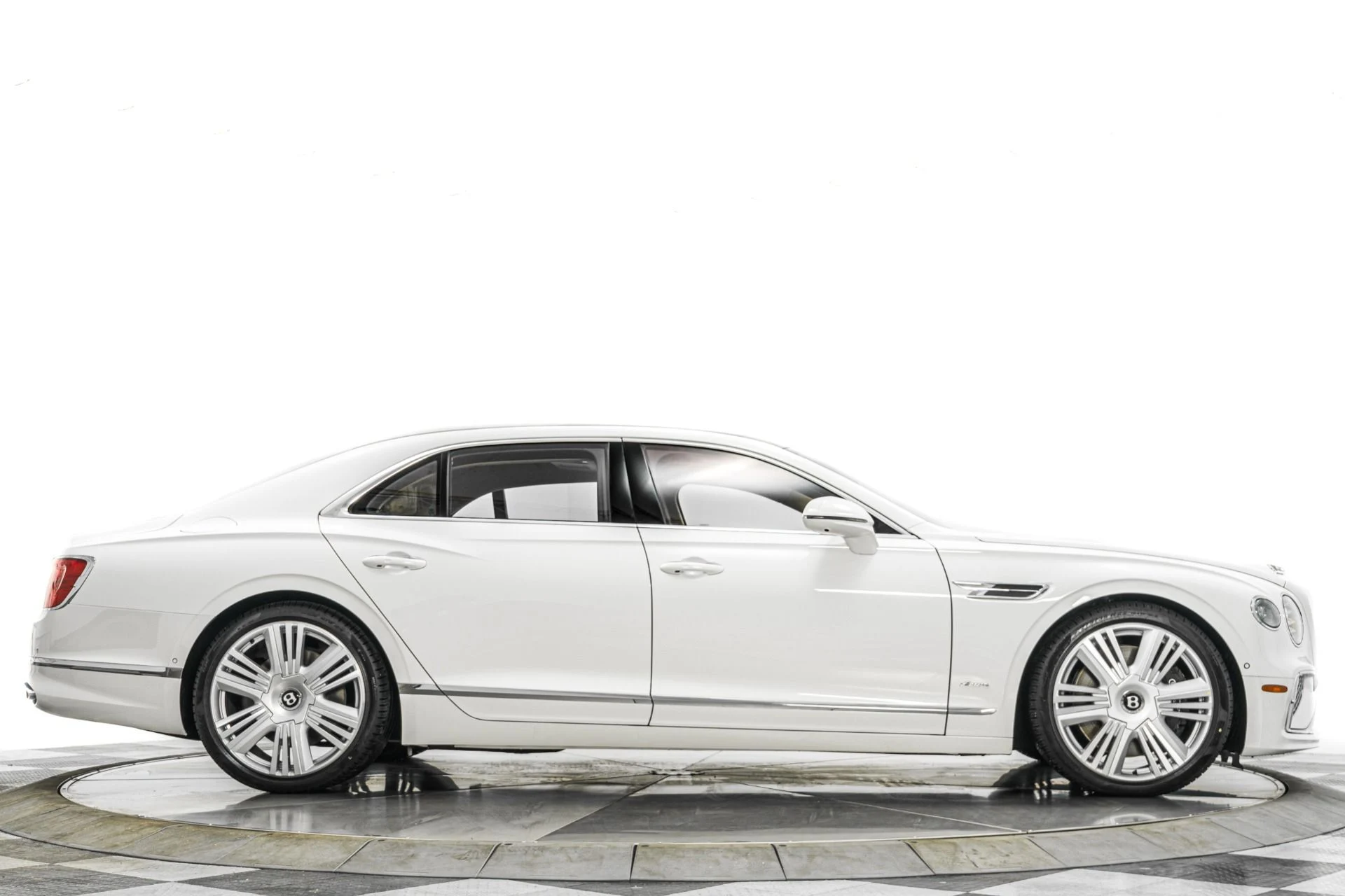 mph044_3652371_Used_2026_Bentley_Flying_Spur_Azure_1772059089_ef3900273c
