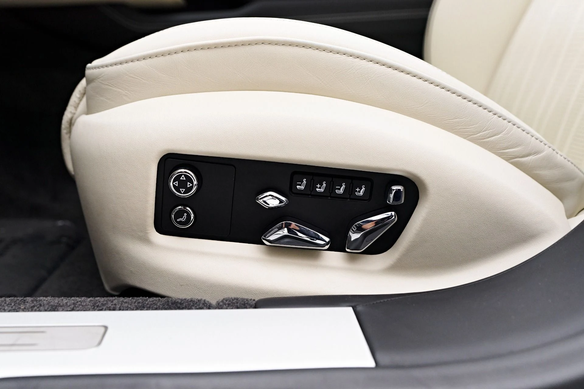 mph044_3671711207_Used_2021_Bentley_Flying_Spur_V8_1755391879_63e1359f4e