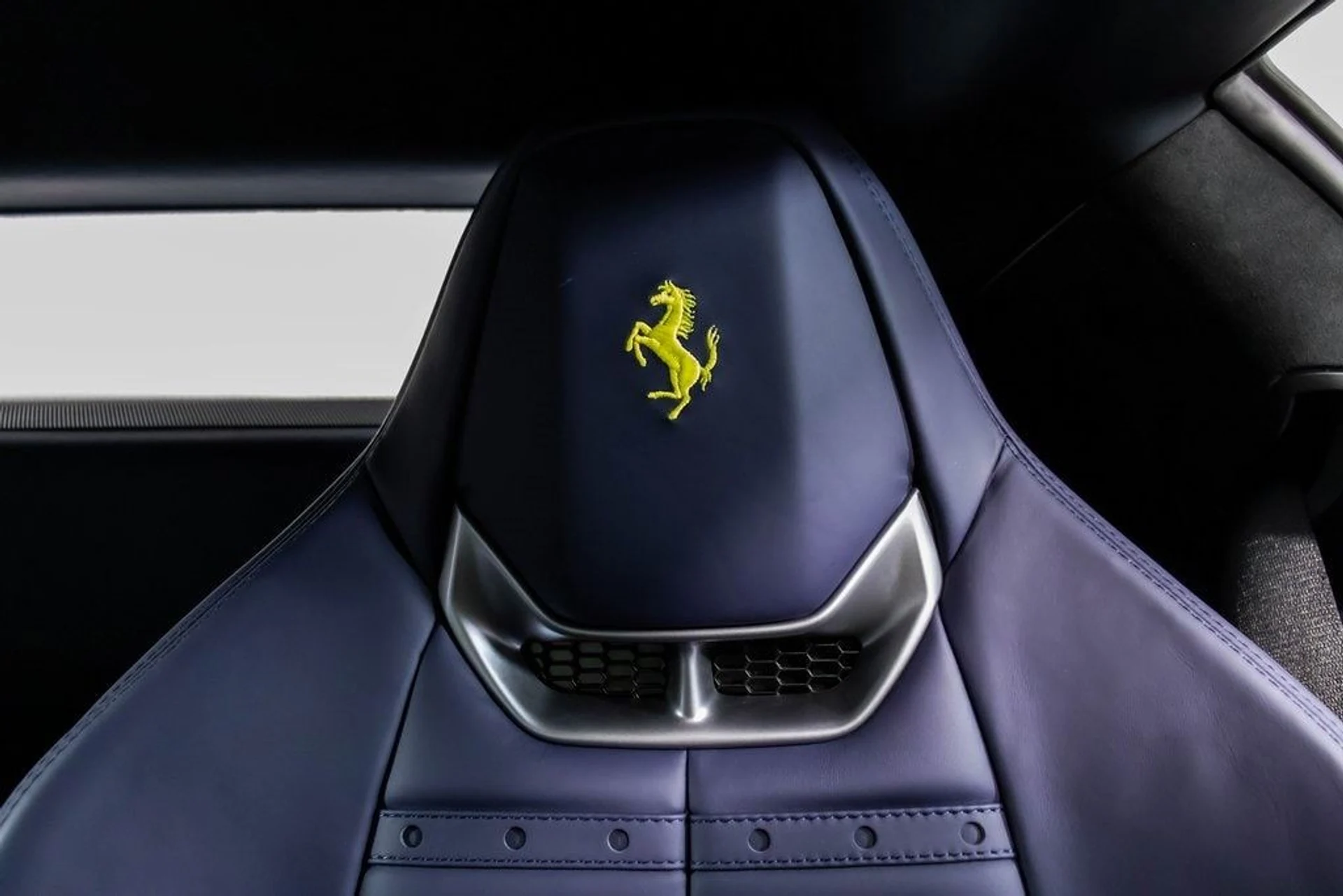 mph044_3673249639_edd47dba5bbe2d8f7208c8e1f332435ax_187044a9de