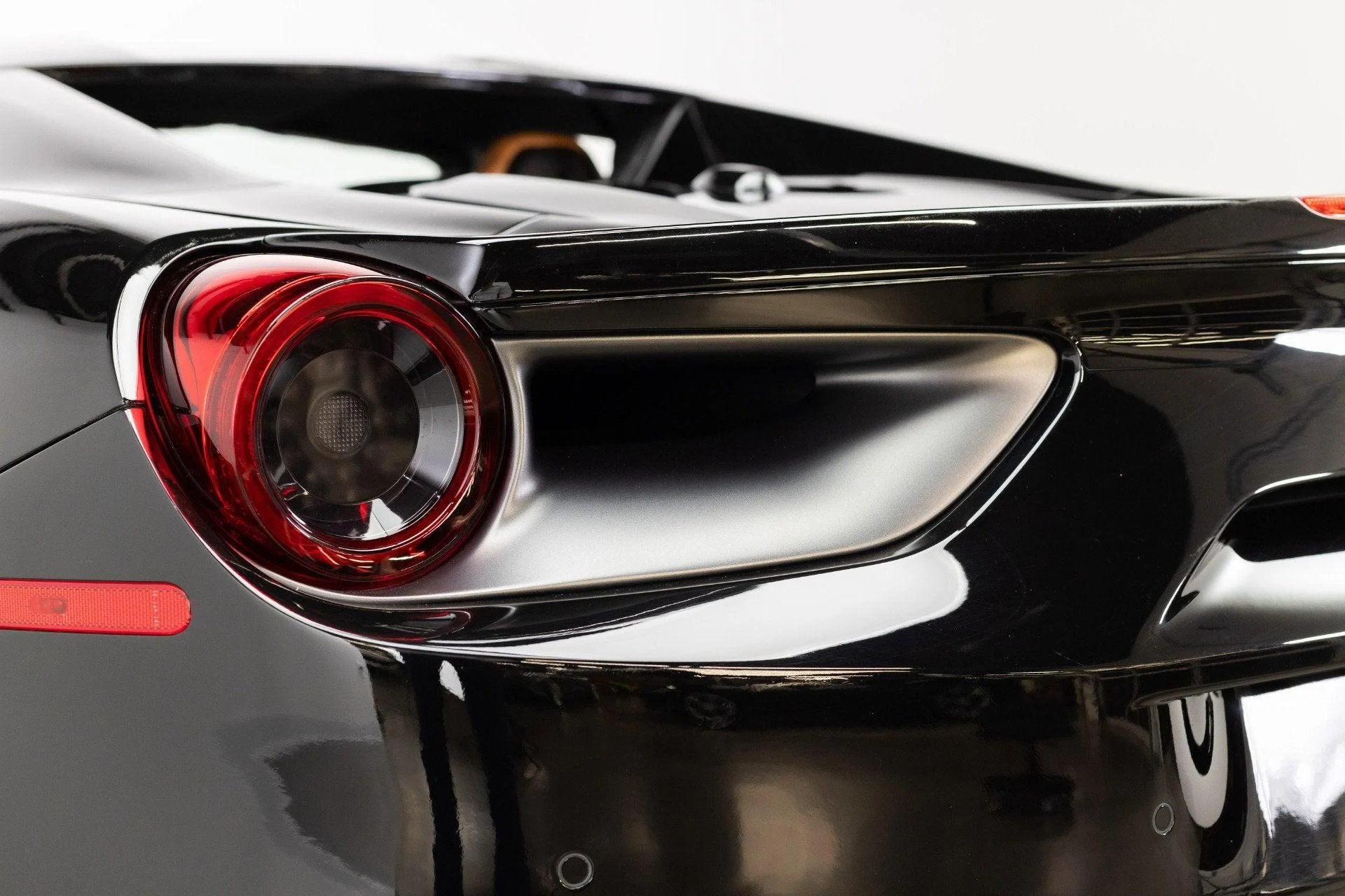 mph044_3677261231_Used_2017_Ferrari_488_Spider_1777367848_4ff05664ea