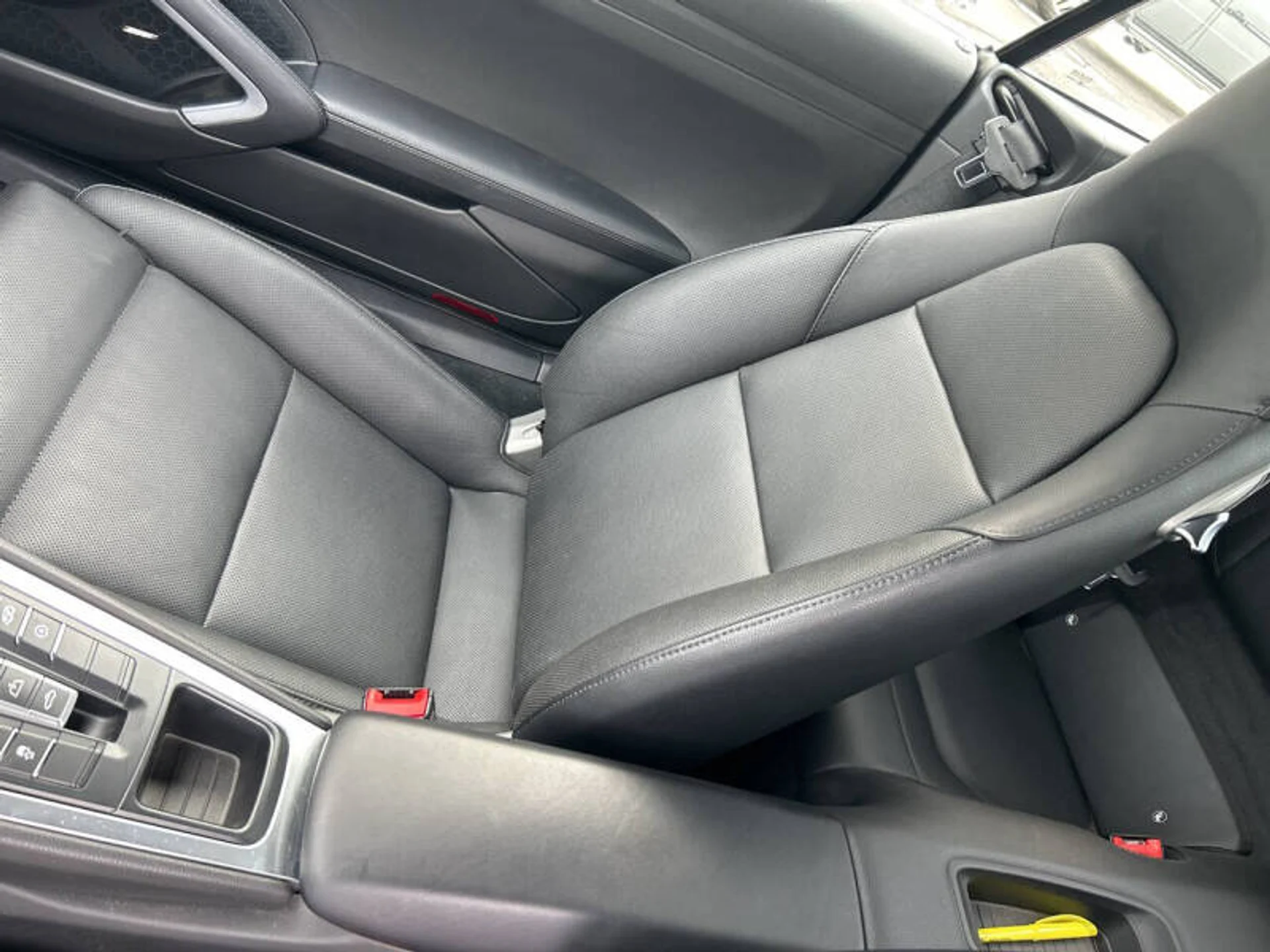 mph044_3678106771_2016_porsche_911_carrera_s_2dr_convertible_0a46bf864d