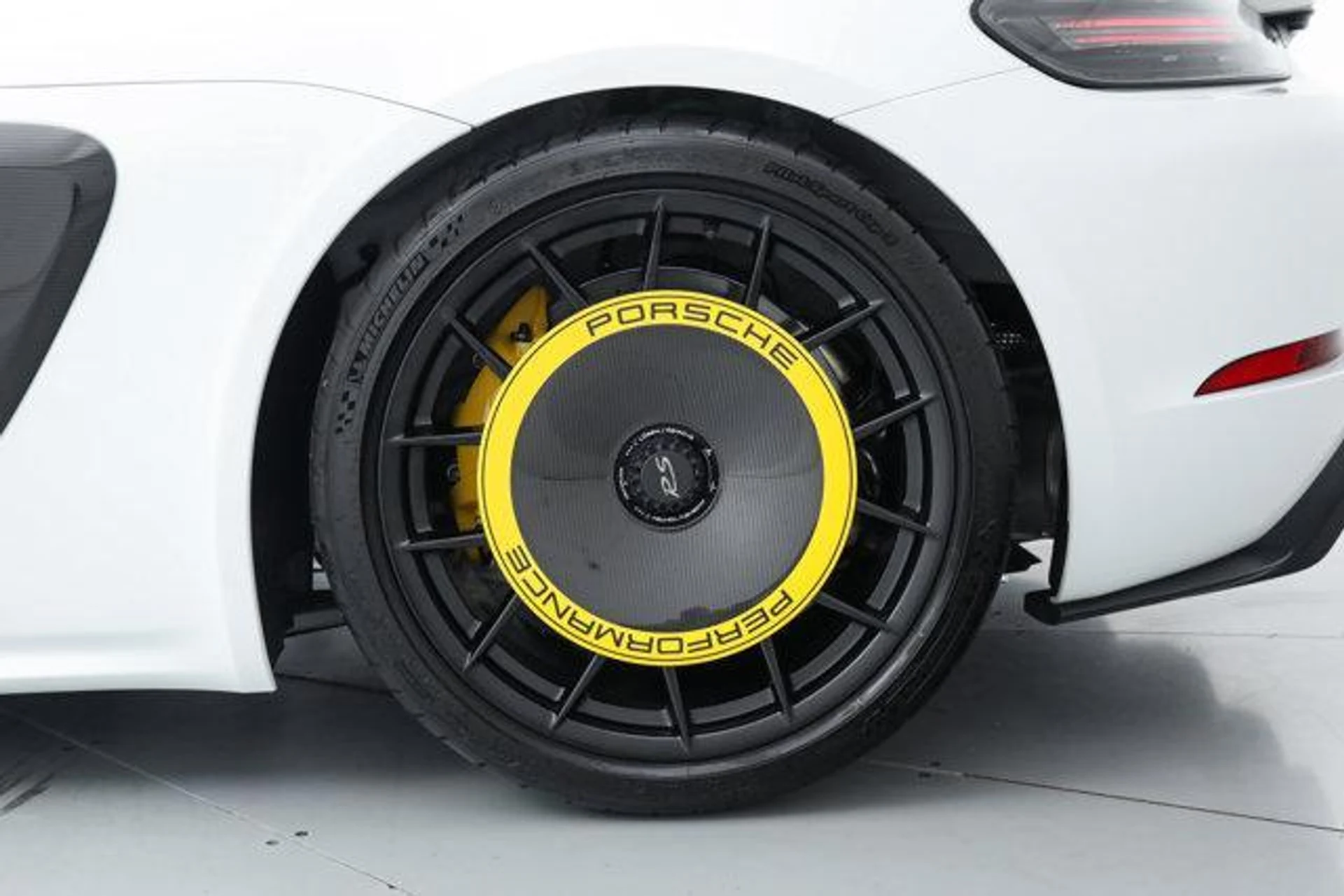 mph044_3680530660_A_Fit_F5_Foyr_Acsd_KO_5_53_FAX_Hzzc_69bb04debd