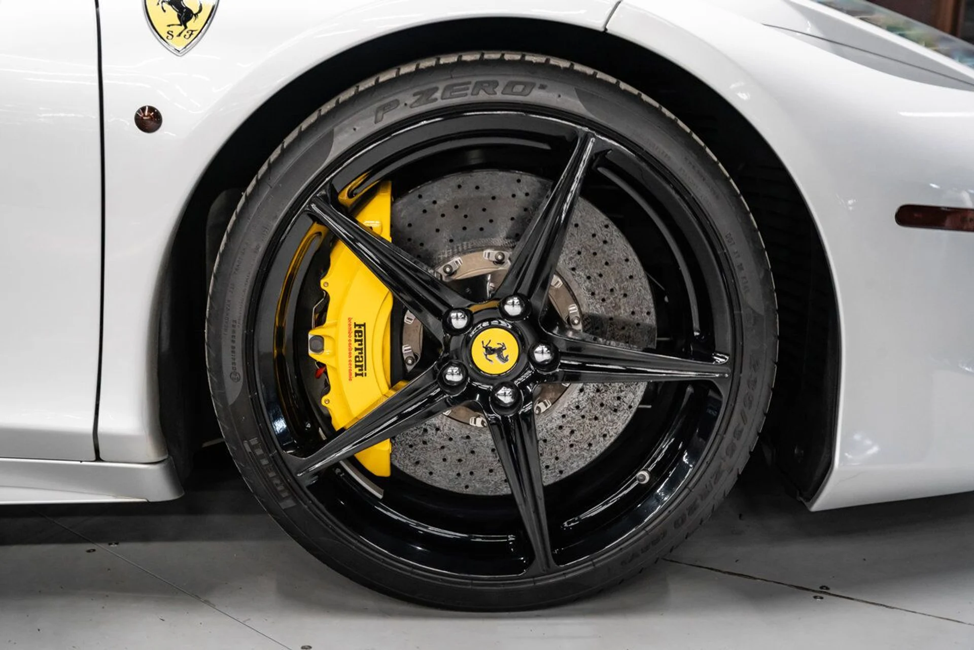 mph044_3684420859_ferrari_458_italia_2013_d8f7cf1711