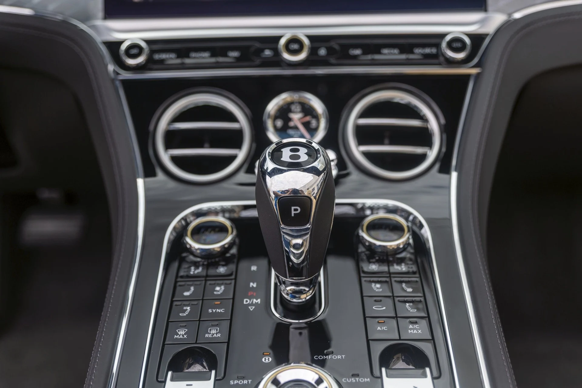 mph044_3685292560_Hi_Tech_Luxury_Imports_LLC_SCBDG_4_ZGXRC_016161_image_44_62627d0950