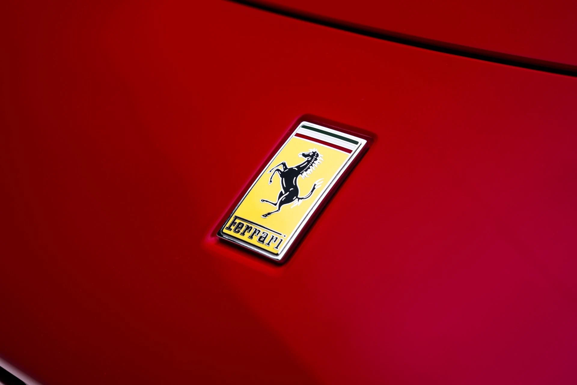 mph044_3690124501_Used_2025_Ferrari_Roma_Spider_1769719485_c0a0441066