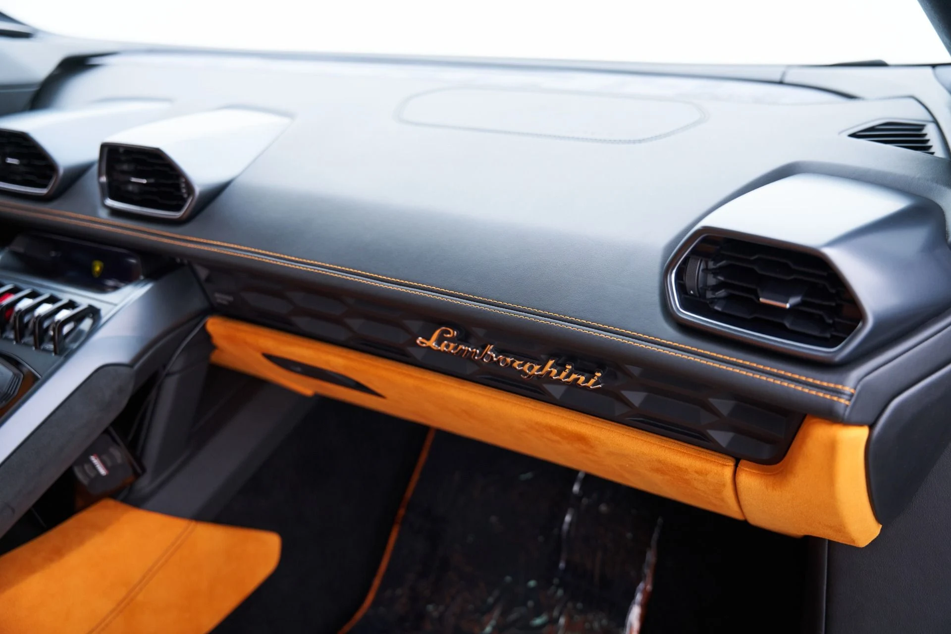 mph044_3737627397_Used_2015_Lamborghini_Huracan_LP_610_4_1792524006_1ecec9ef83