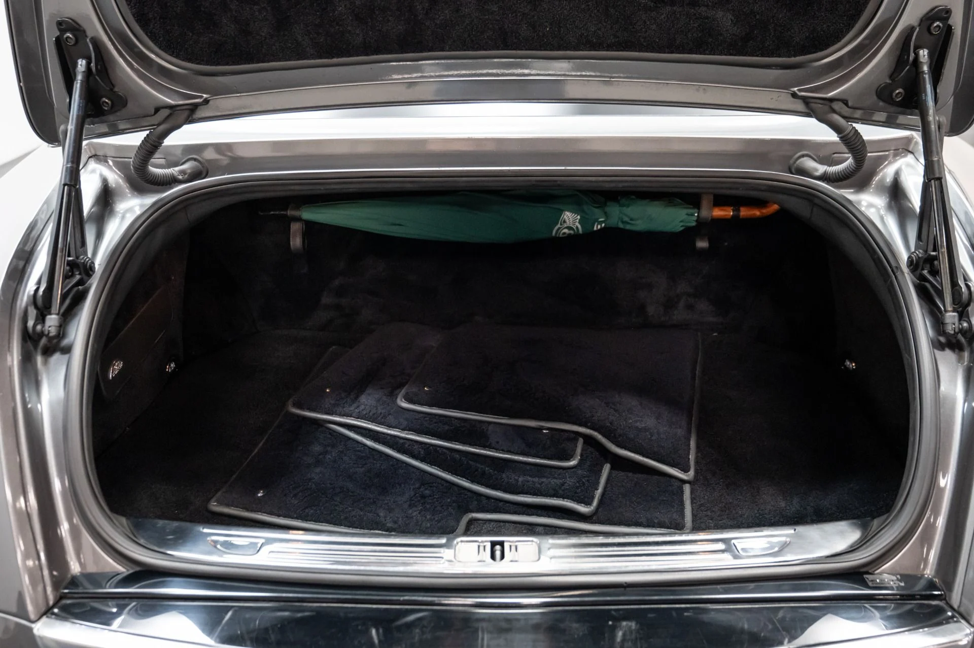 mph044_3747613982_Used_2012_Bentley_Mulsanne_1752678989_64fc8a05fc