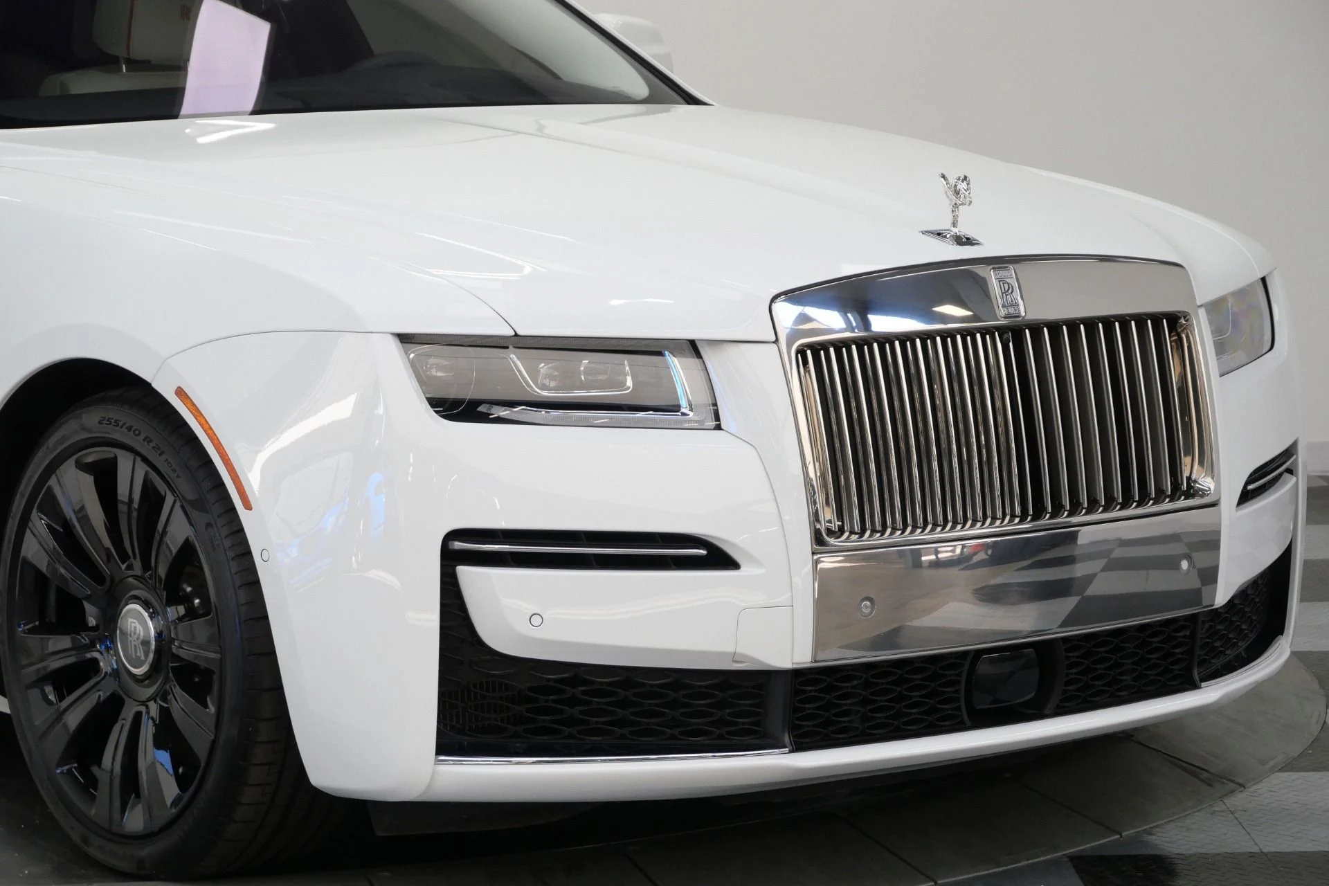 mph044_3753929260_Used_2022_Rolls_Royce_Ghost_Low_Miles_The_Ghost_Package_Bespoke_Audio_1780333725_af09faf29d