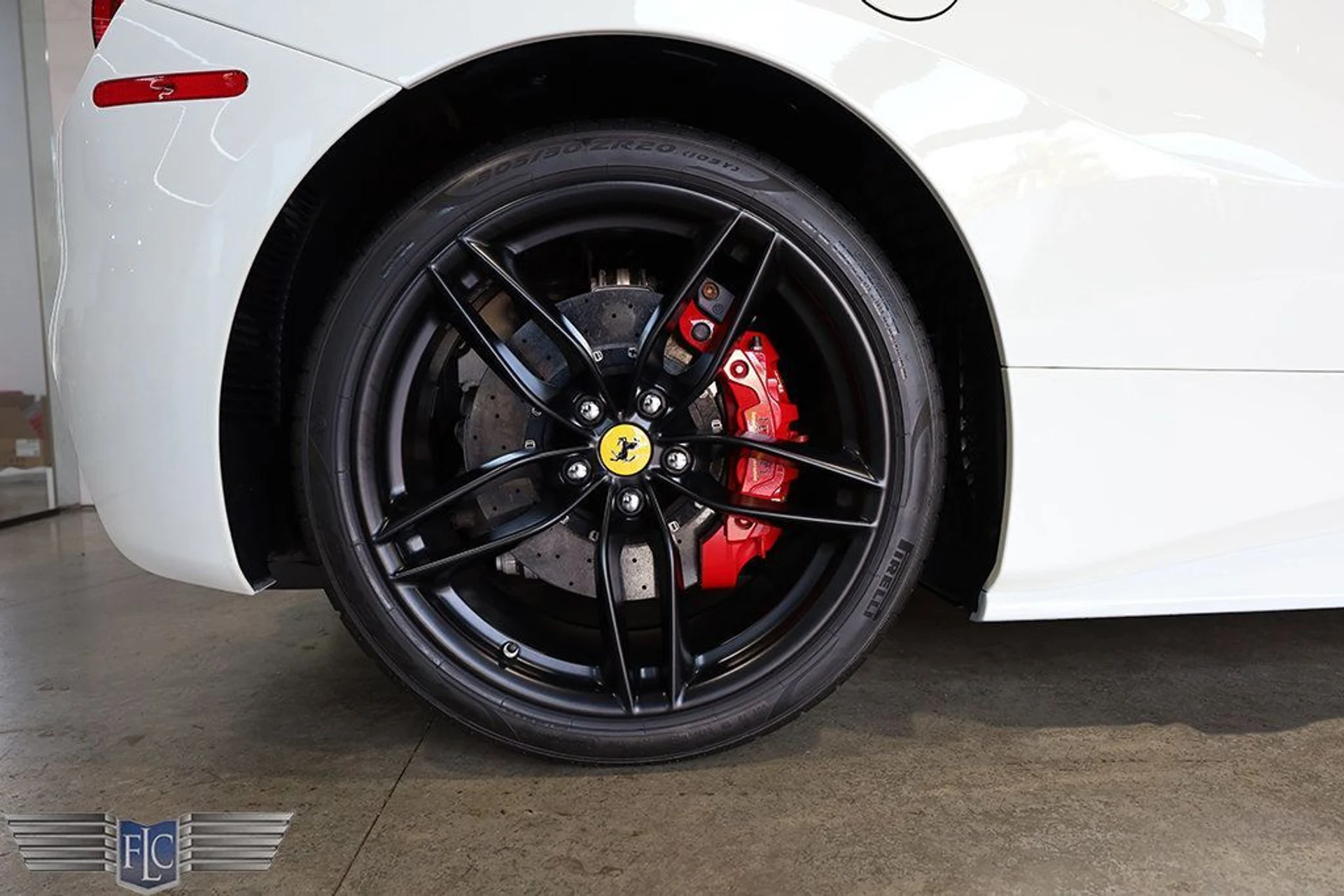 mph044_3754164883_used_2018_ferrari_488_spider_convertible_9689_23035381_45_1024_7143852b03