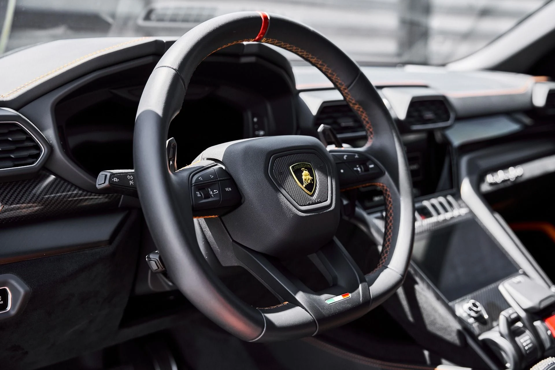 mph044_375648392_Used_2023_Lamborghini_Urus_Performante_1778288934_cffcbc2fcd