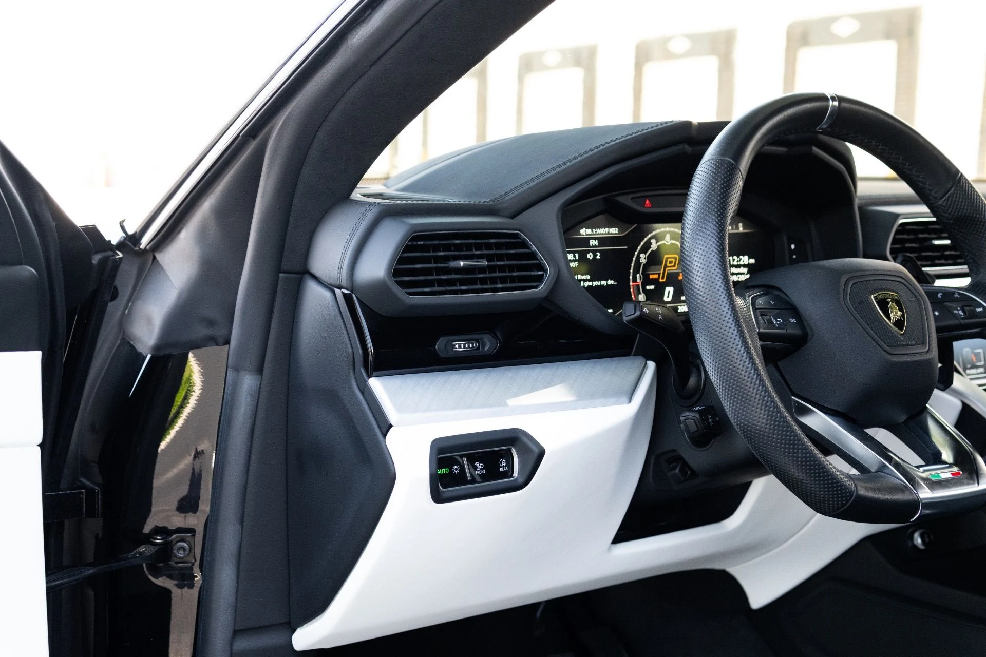 mph044_3761800046_Used_2023_Lamborghini_Urus_S_1780940773_2641e6f2b9