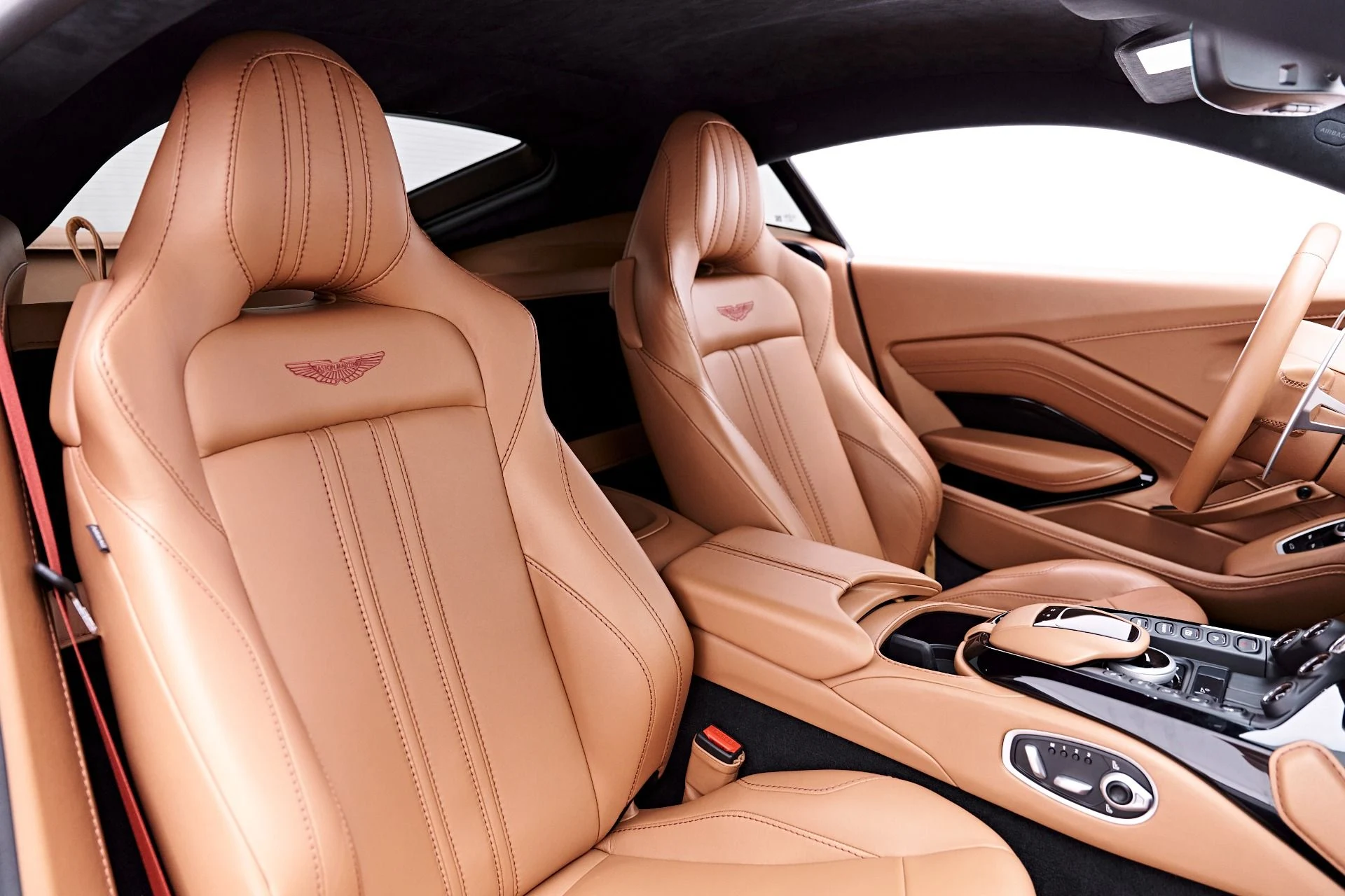 mph044_3771525235_Used_2020_Aston_Martin_Vantage_Base_1777504320_725c5a2aa6