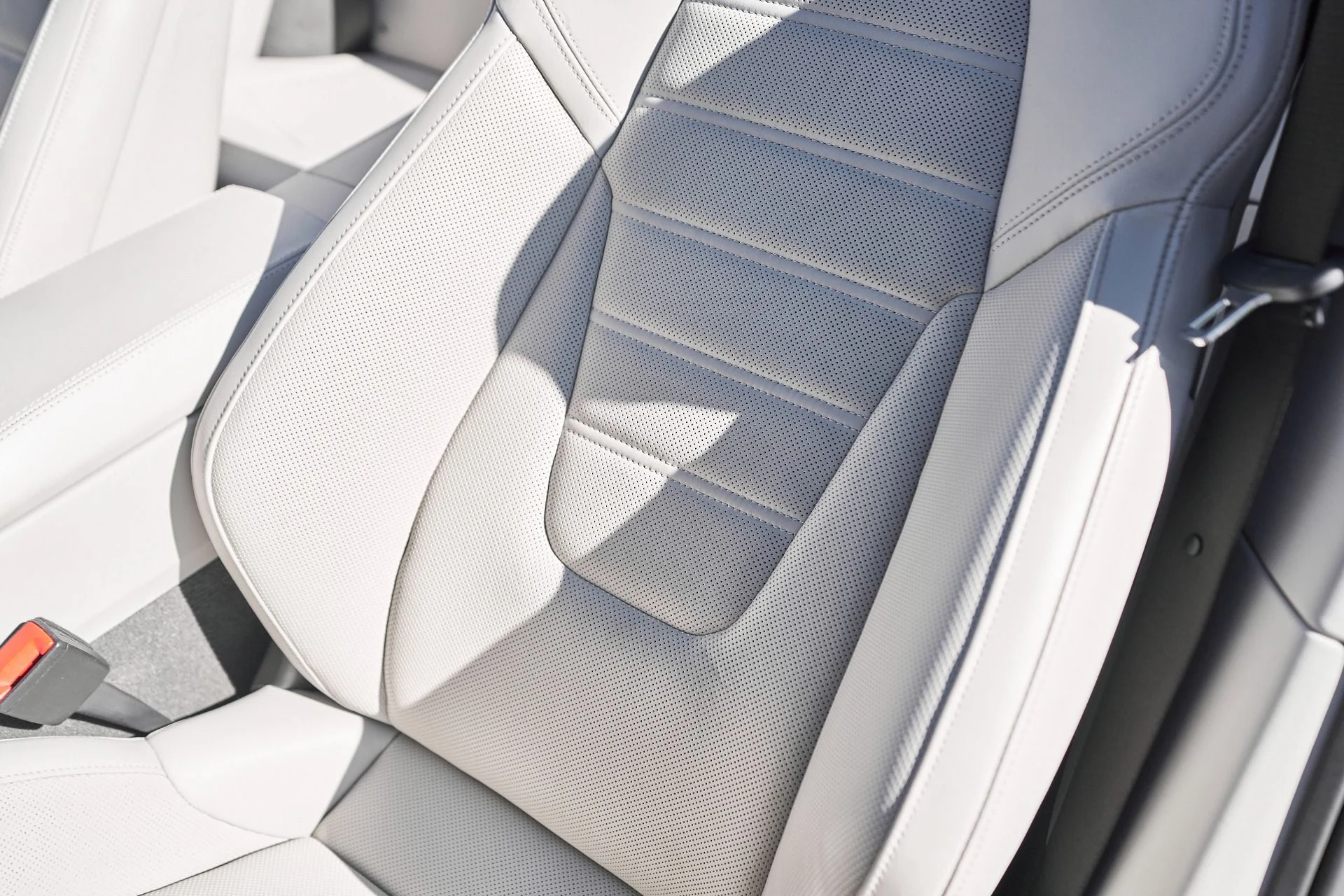 mph044_3775761460_Used_2023_Porsche_911_Turbo_1762568175_7b8117c56f