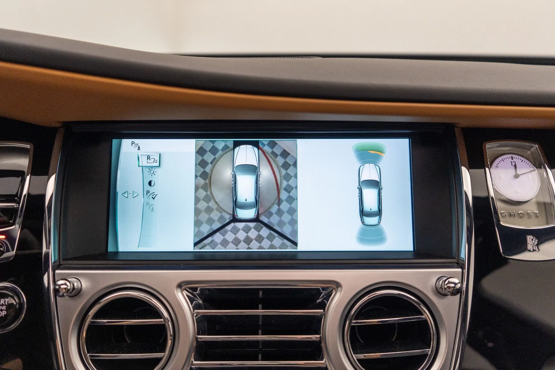 mph044_3808330878_Used_2017_Rolls_Royce_Ghost_Extended_Wheelbase_393_K_MSRP_Two_Tone_Paint_Rear_Chiller_1774532559_77a840224c