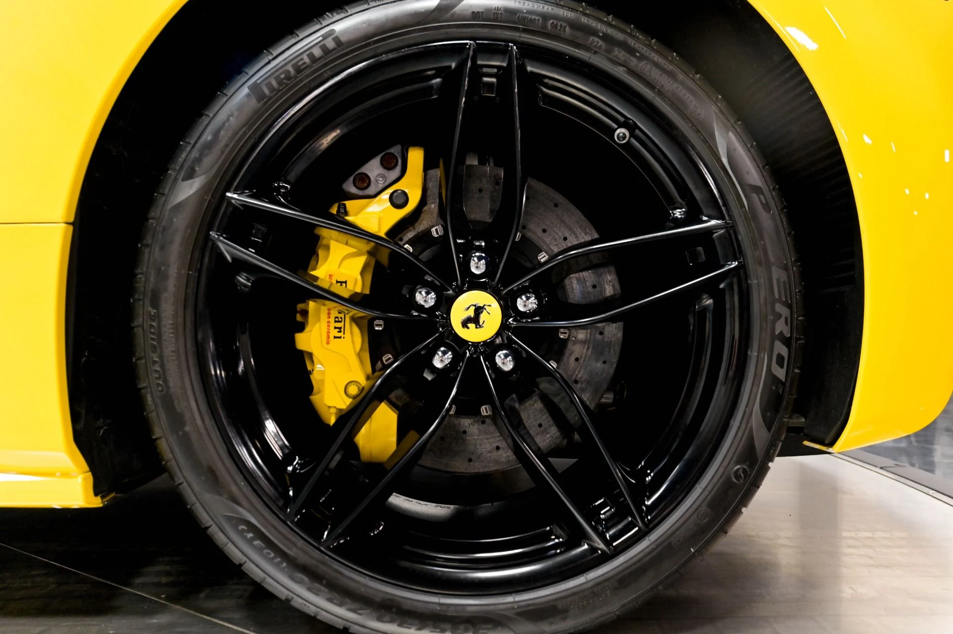 mph044_3821376168_Used_2017_Ferrari_488_Spider_1782250763_f0e8a8c824