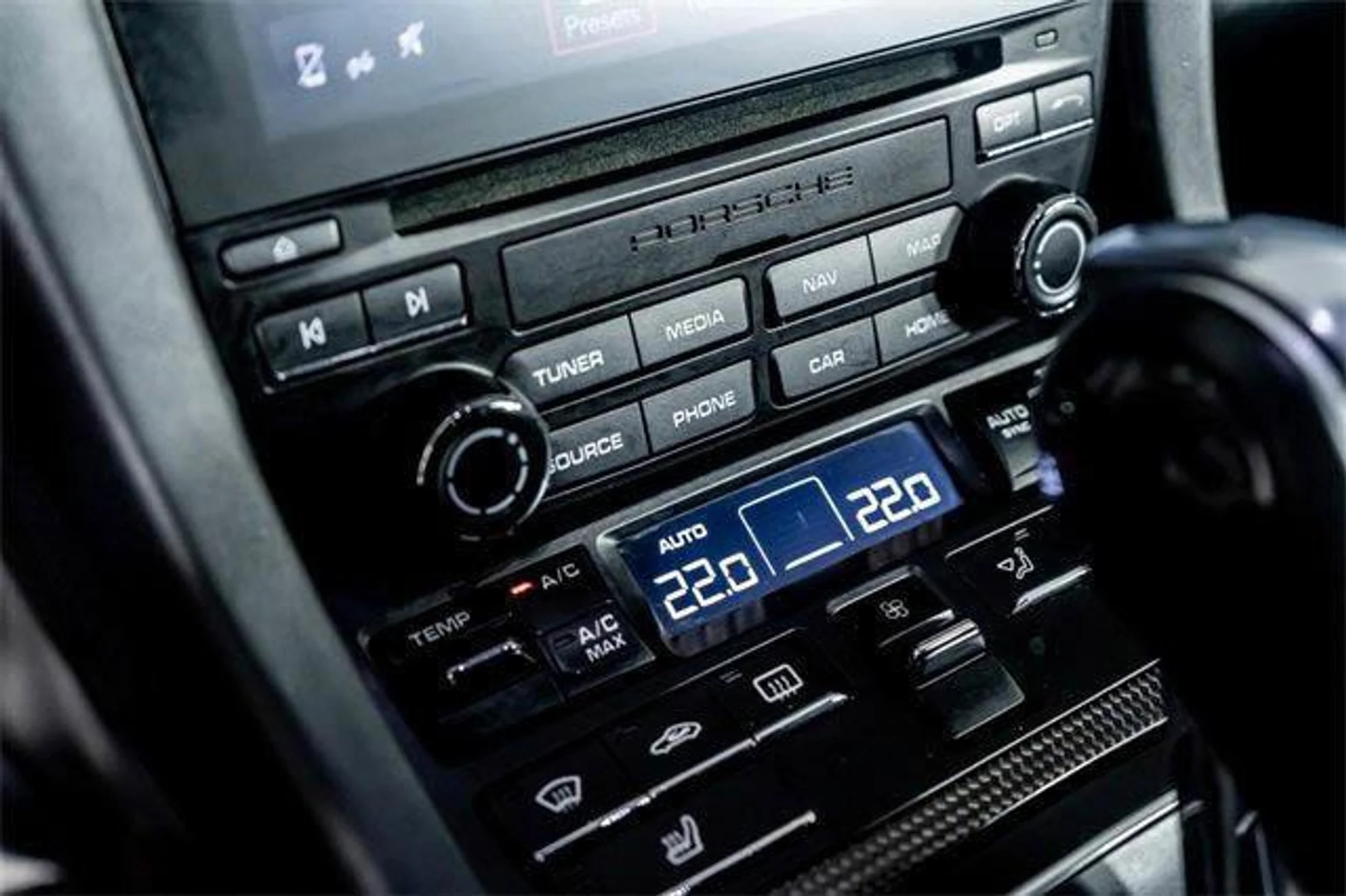 mph044_3833412252_WRF_j0_Fw1_QT_Hilf_B_Inmr_RZ_Mso_II_948a2a35e9