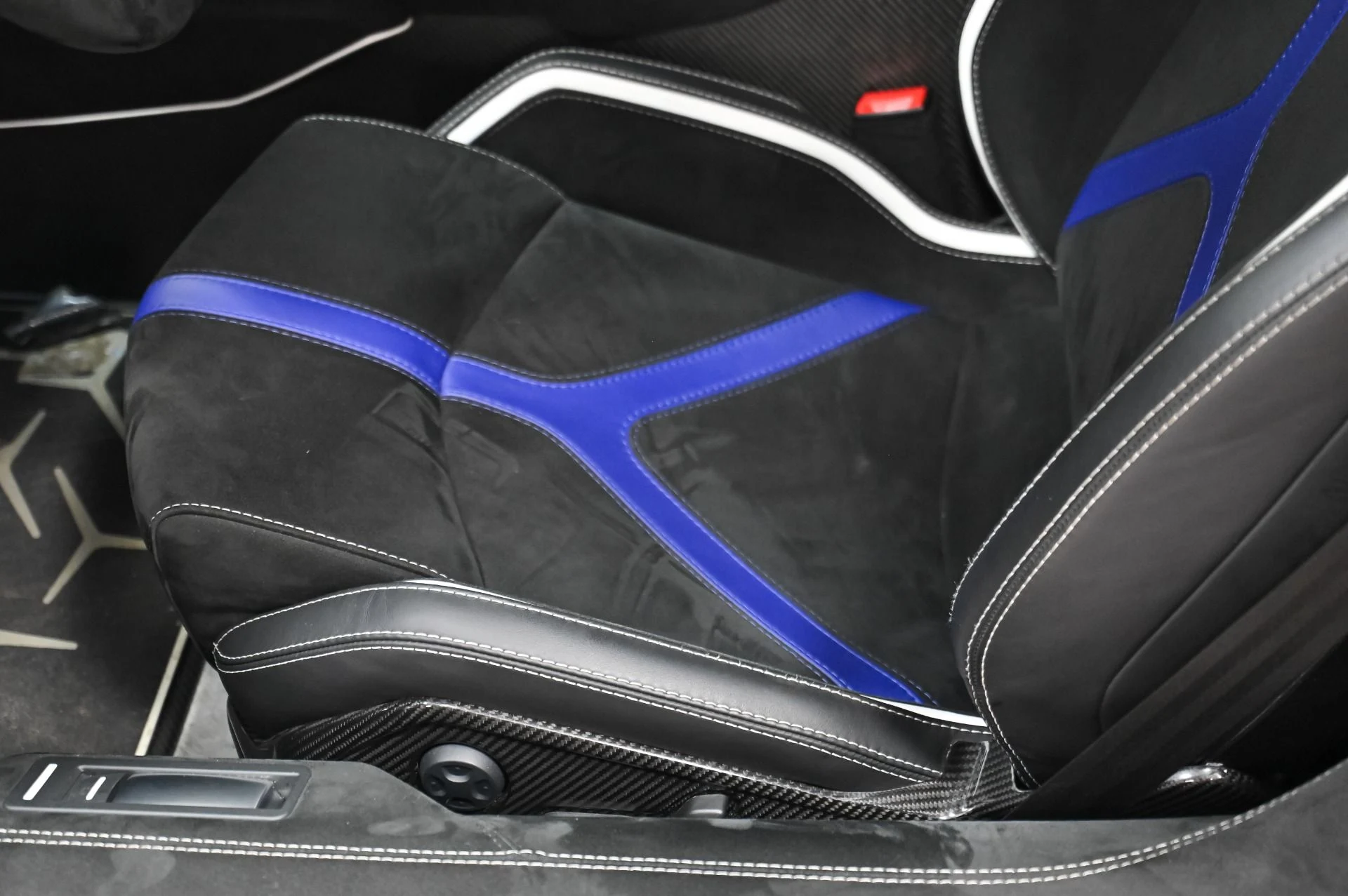 mph044_3841266175_Used_2019_Lamborghini_Aventador_SVJ_1760550459_4fff95ccf2