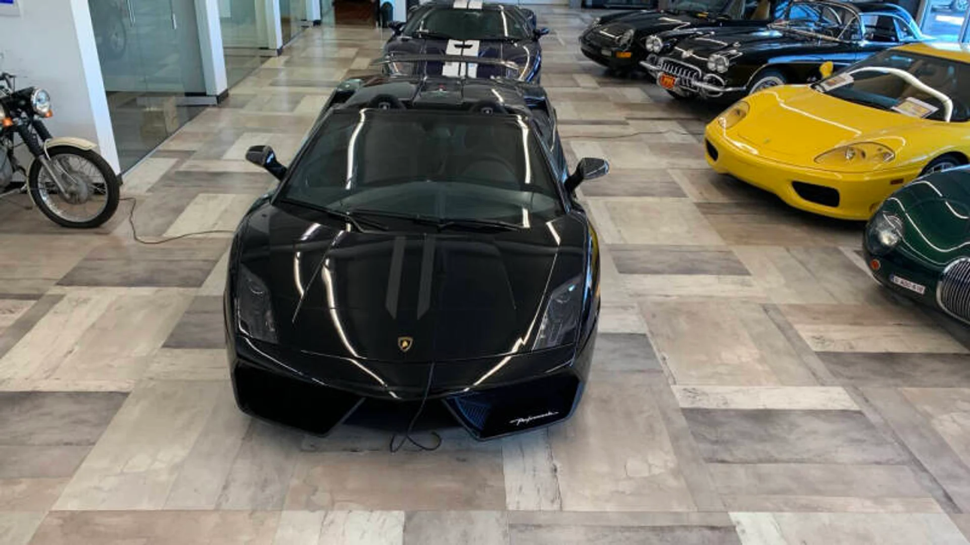 mph044_3848452038_2012_lamborghini_gallardo_lp_570_4_spyder_performante_awd_2dr_convertible_496b27a9fd