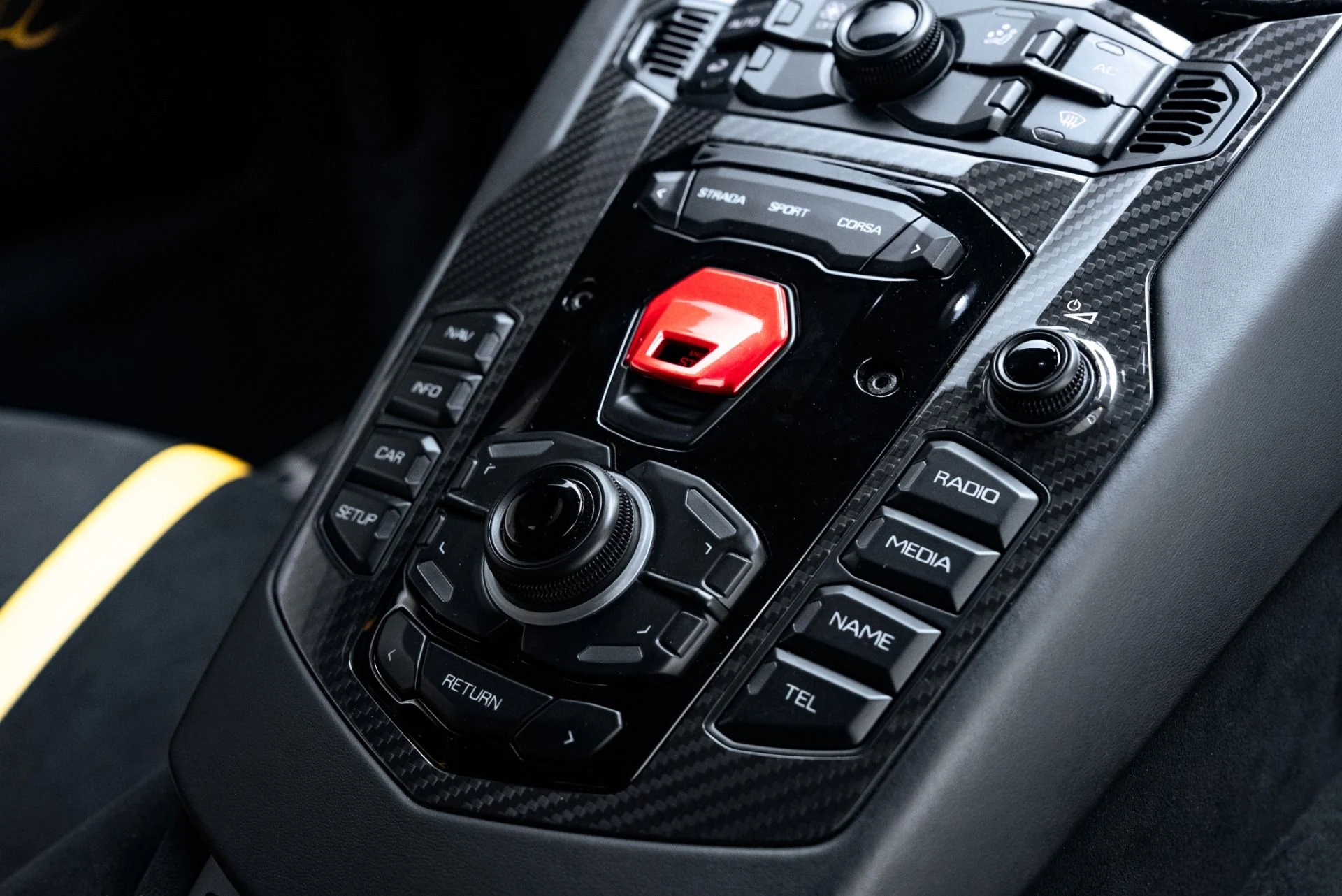 mph044_3863516766_Used_2016_Lamborghini_Aventador_SV_1775078140_5c14823822