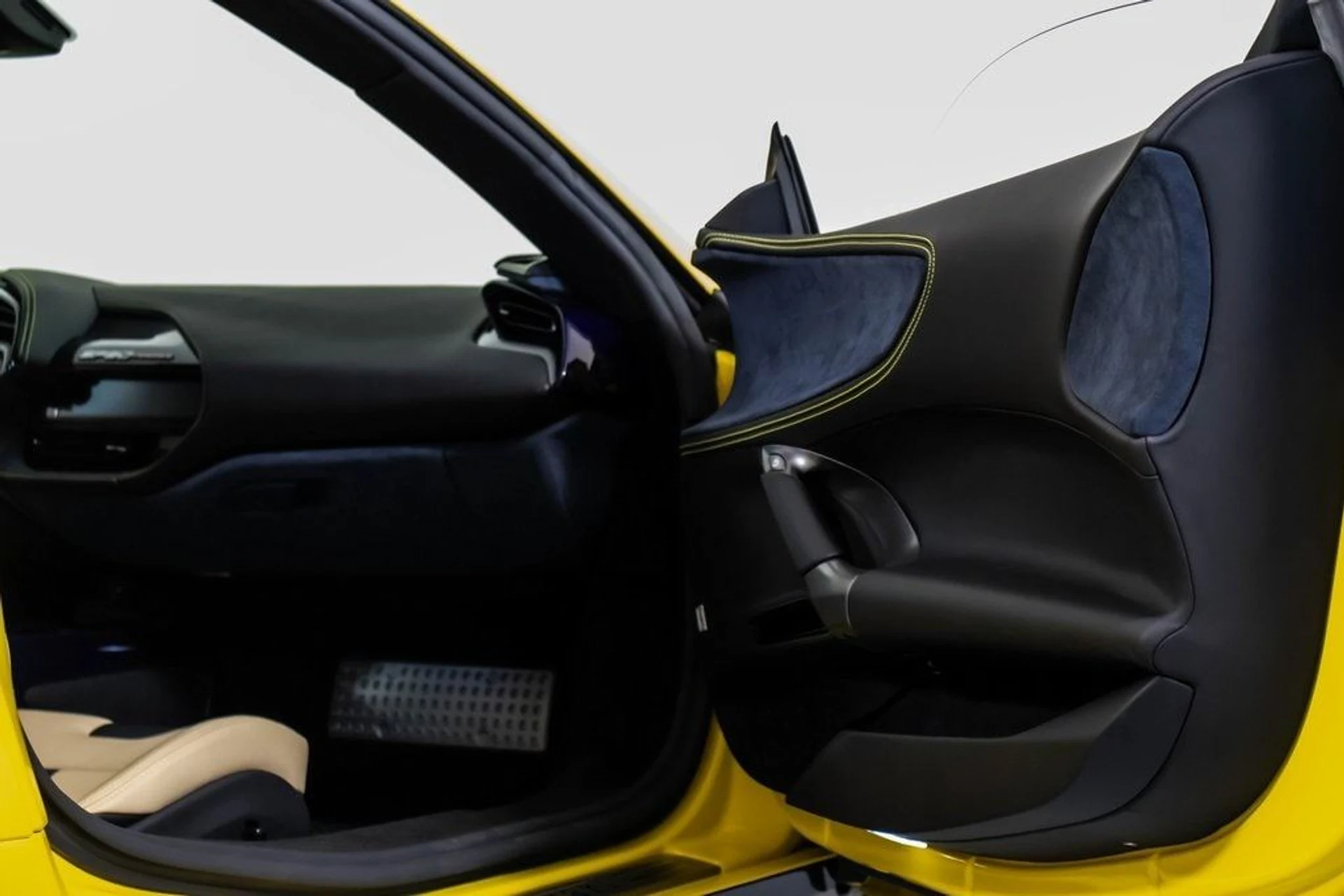 mph044_387160788_7c128bcaa724620330d1ed221e585ebfx_cfec31ff2b