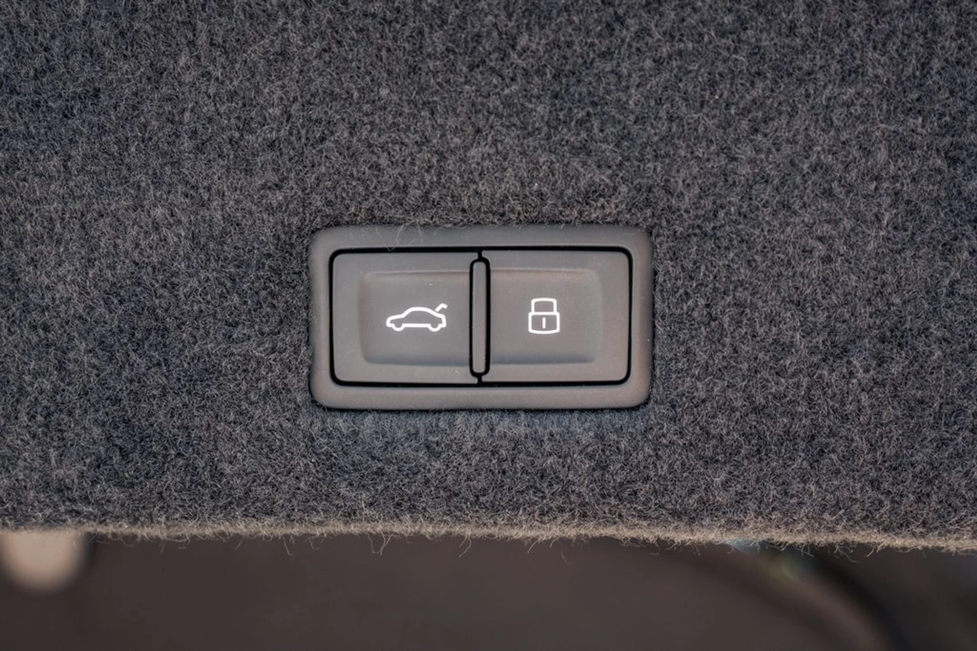 mph044_3916801549_941dc7612e0951a25b77a8723406711ex_b1eab92976