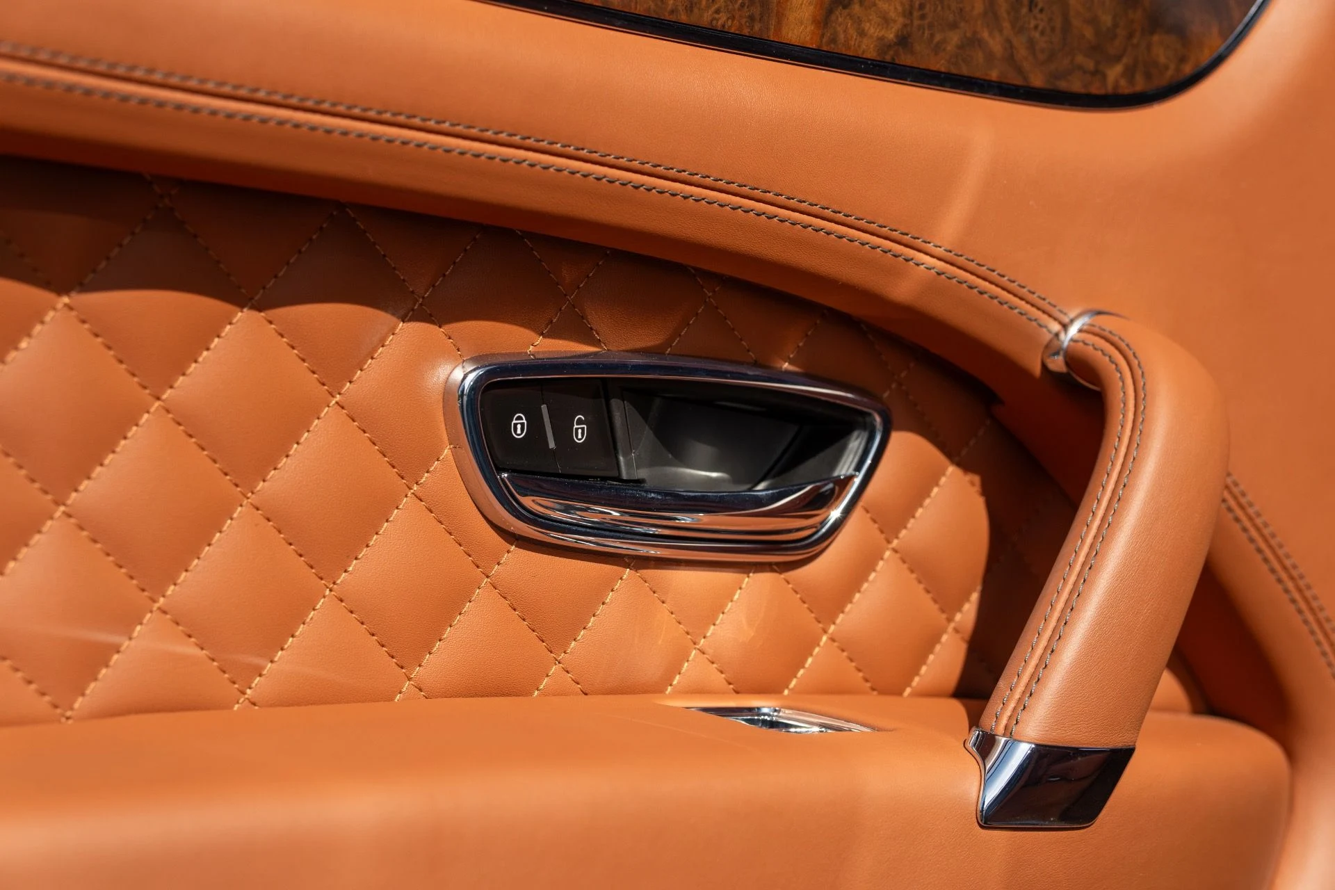 mph044_393830839_Used_2017_Bentley_Bentayga_W12_First_Edition_1762986986_16ac15580e