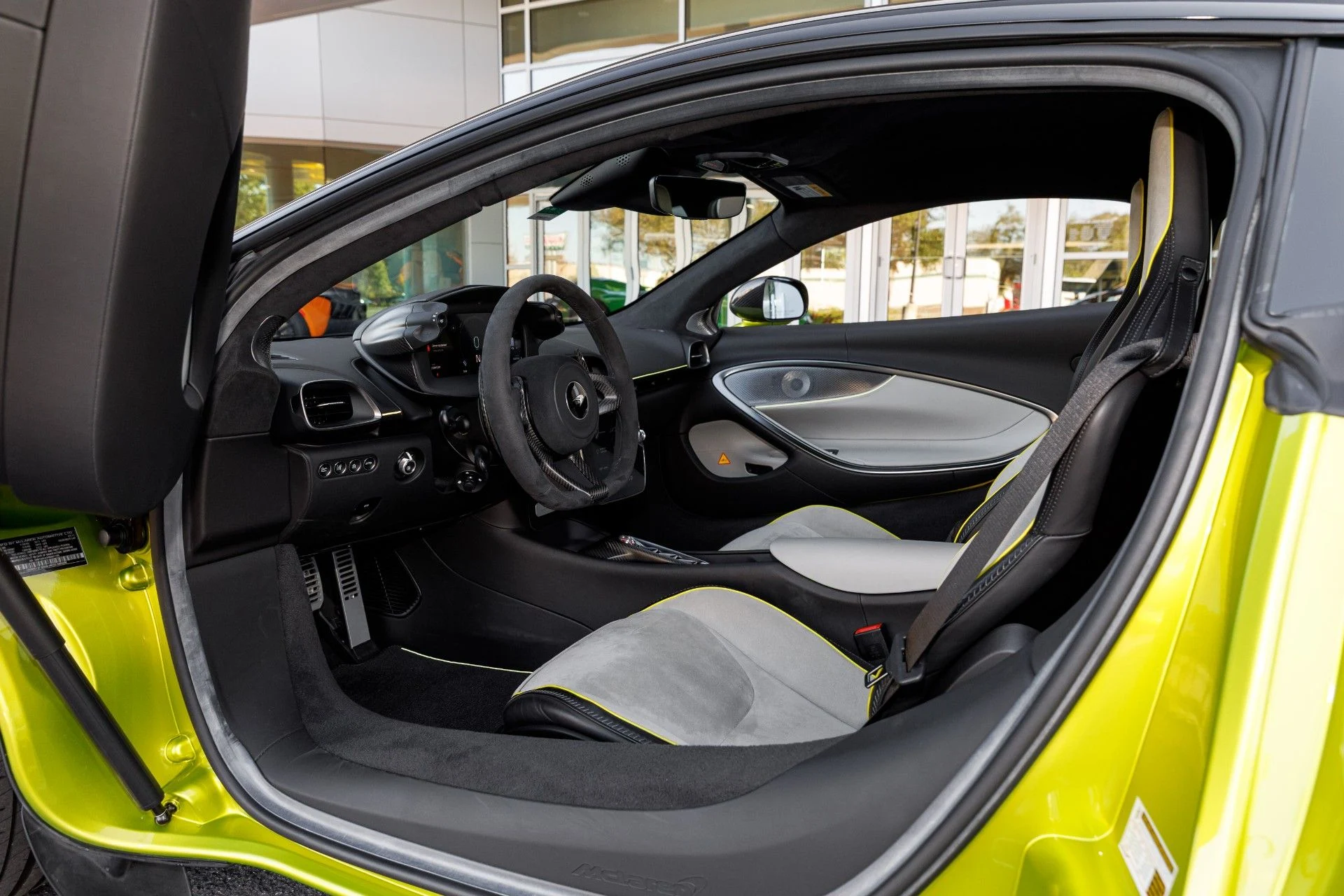 mph044_394334244_287_p45_l_c1d43d2352