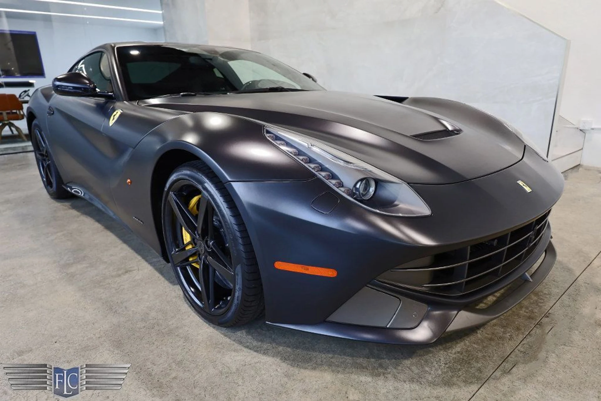 mph044_39512618_used_2014_ferrari_f12berlinetta_2drcoupe_9689_22910558_45_1024_f3eacf615b