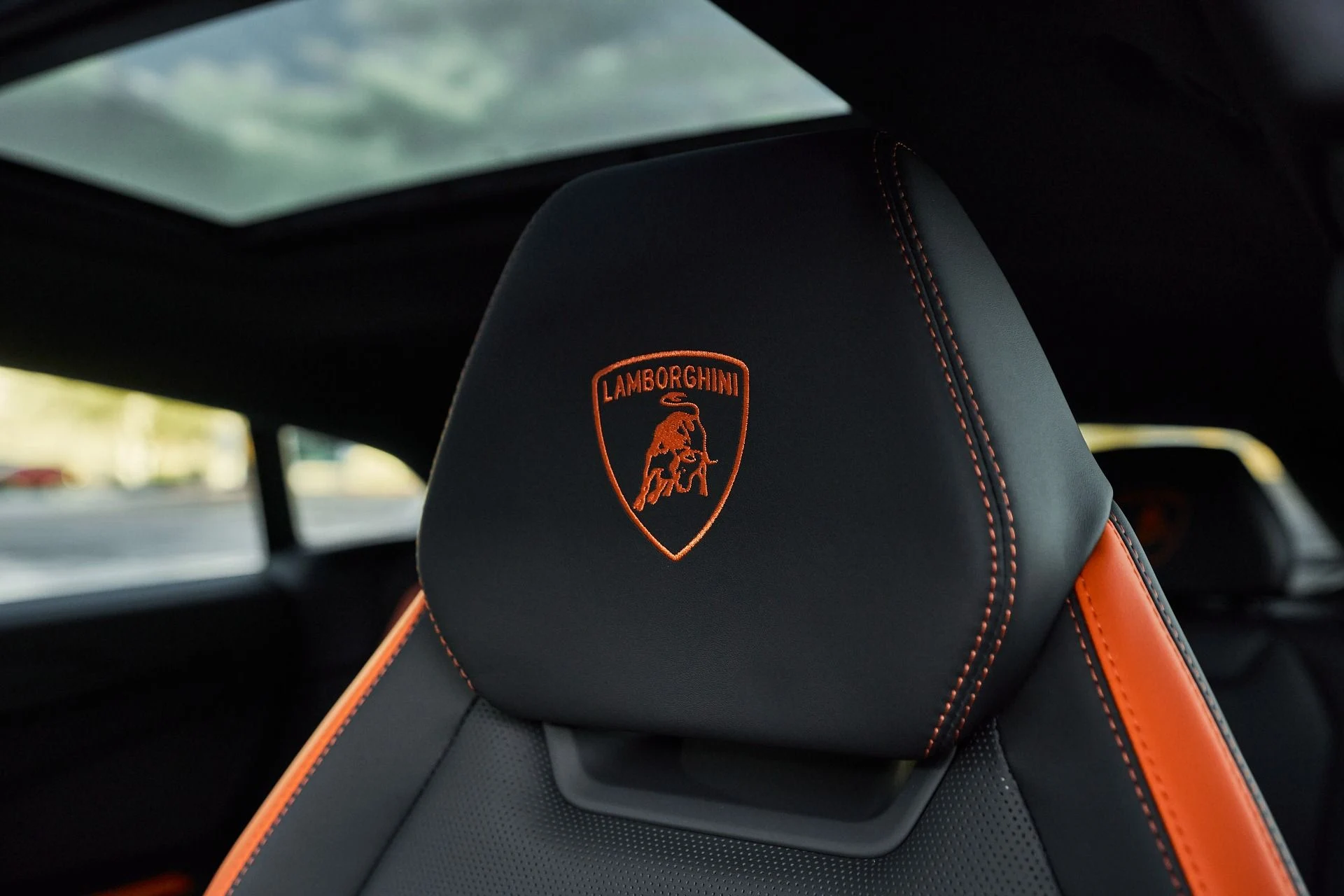 mph044_3957950348_Used_2025_Lamborghini_Urus_SE_1763605017_4344c99cdd