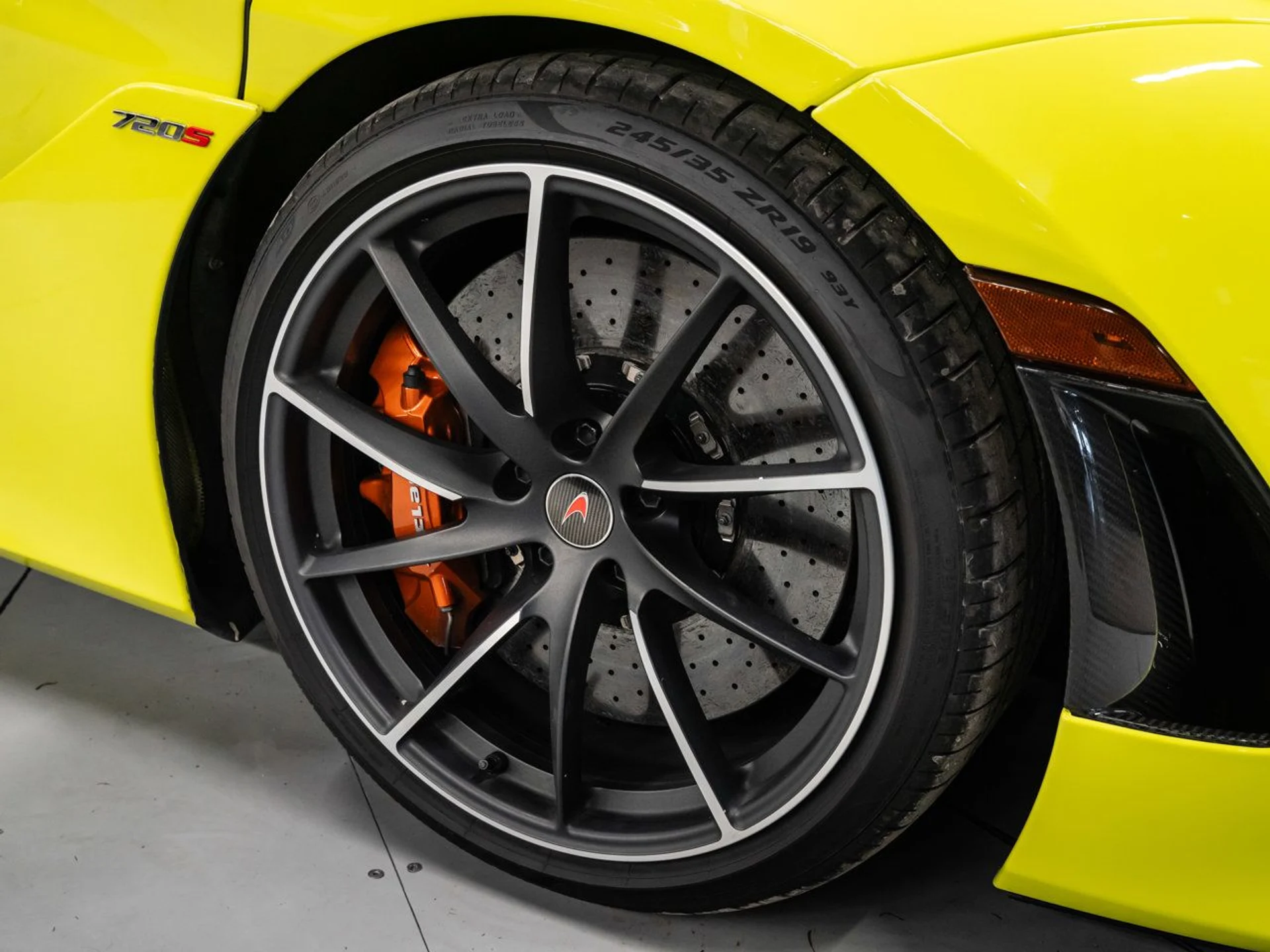 mph044_3998396233_mclaren_720s_2018_667bf44993