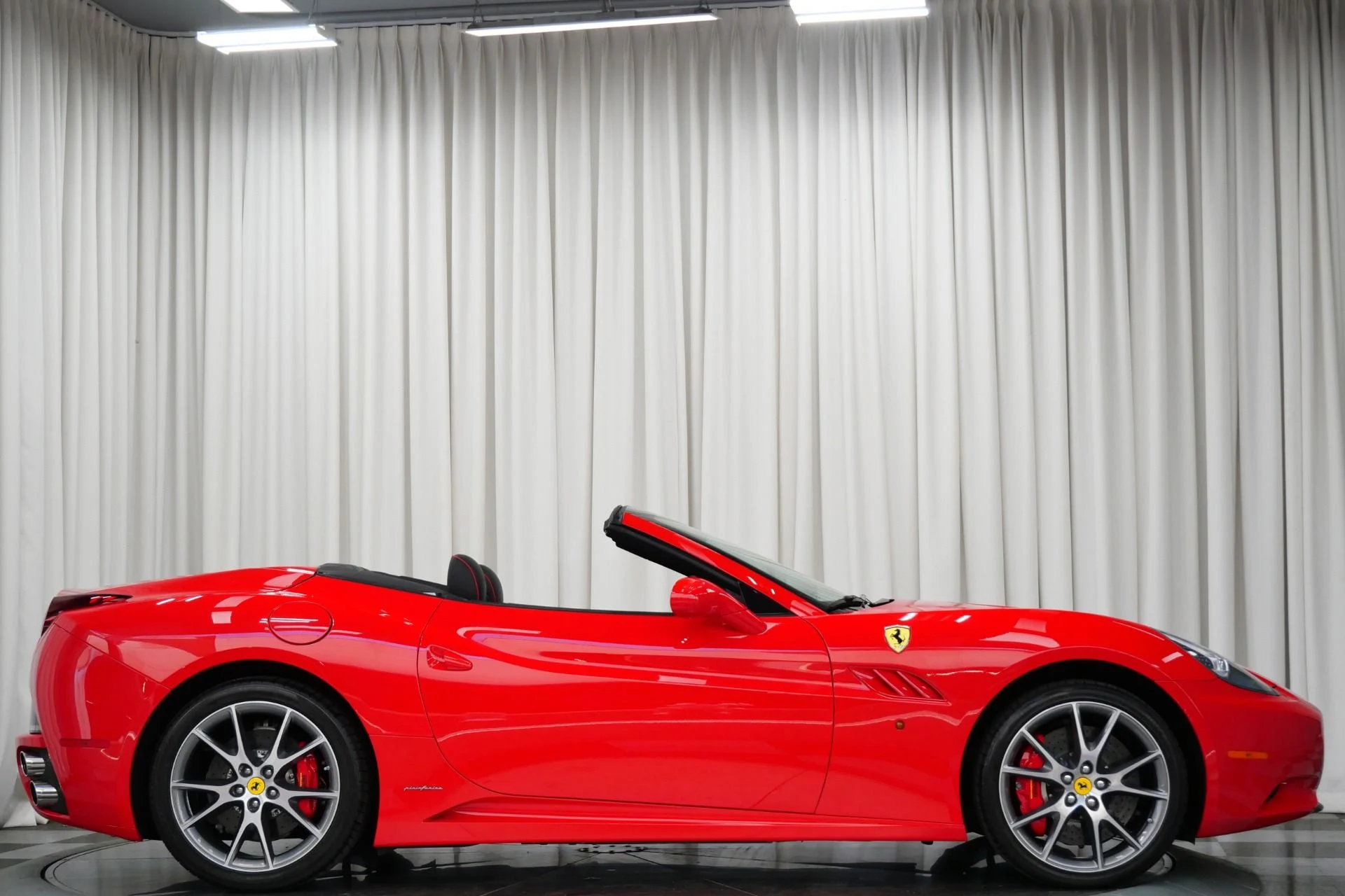mph044_4006268610_Used_2011_Ferrari_California_1753808084_0cc6ab4042
