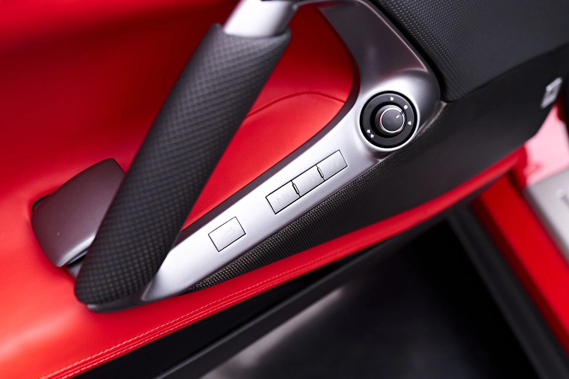 mph044_4012244594_Used_2018_Ferrari_812_Superfast_Base_1749002871_e4a7d27713