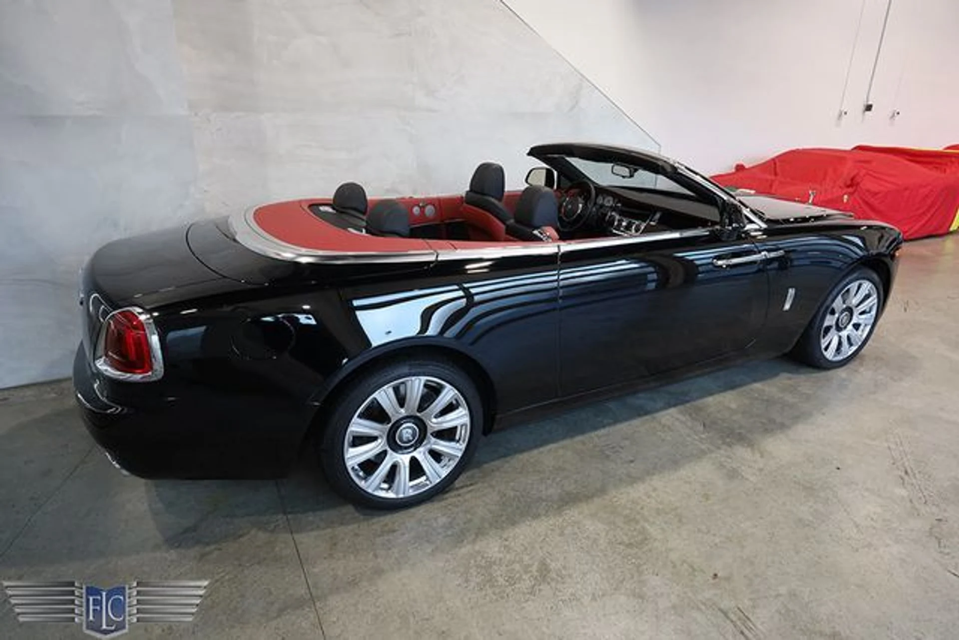 mph044_4049274239_used_2017_rolls_royce_dawn_convertible_9689_23082501_49_640_196baaea60