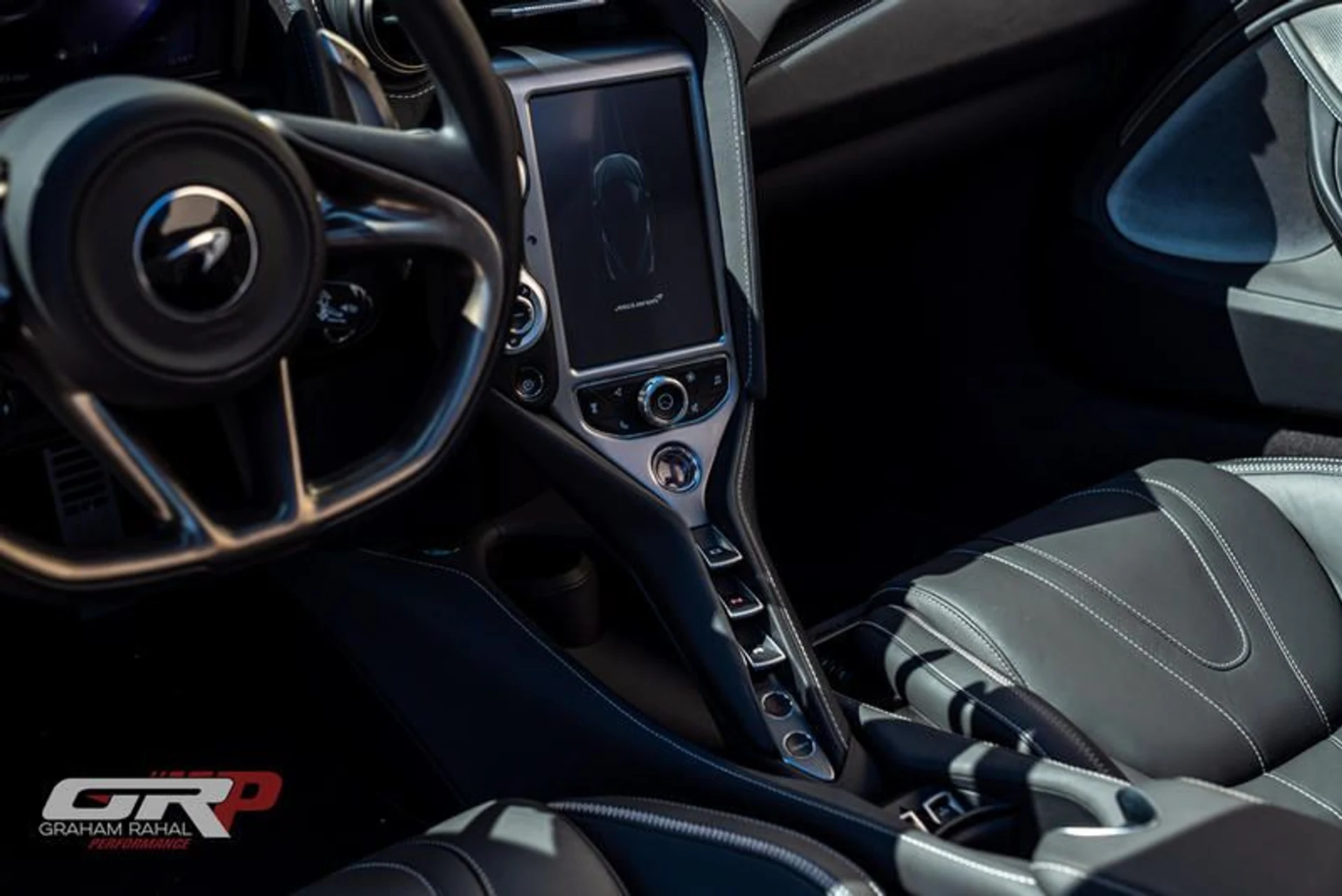 mph044_405250654_74_EA_2_B0_F_1560_4262_927_B_88761_D99_EB_0_F_98b3fe019c