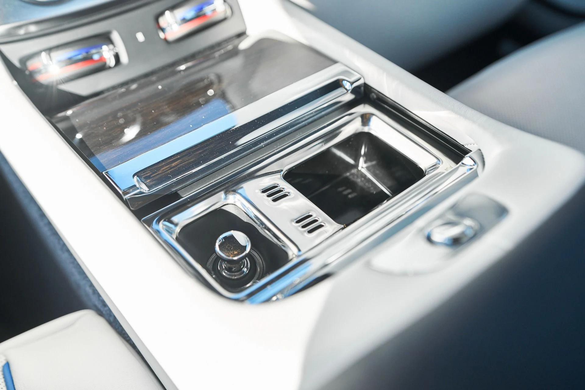 mph044_4061458066_Used_2020_Rolls_Royce_Wraith_Base_1762567771_5c94cb3420