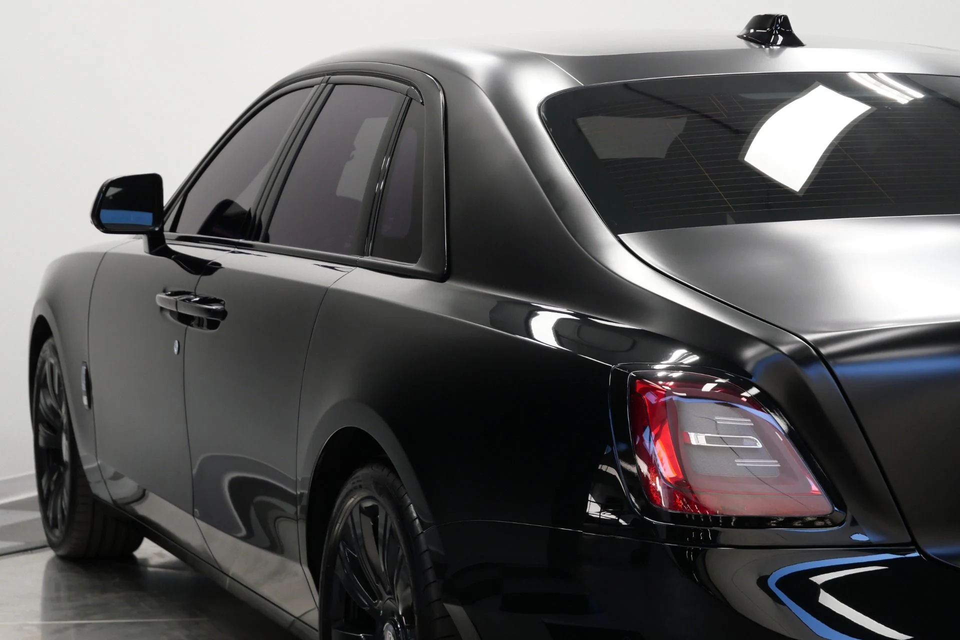 mph044_4084144457_Used_2022_Rolls_Royce_Ghost_1773938186_7f34875c8a