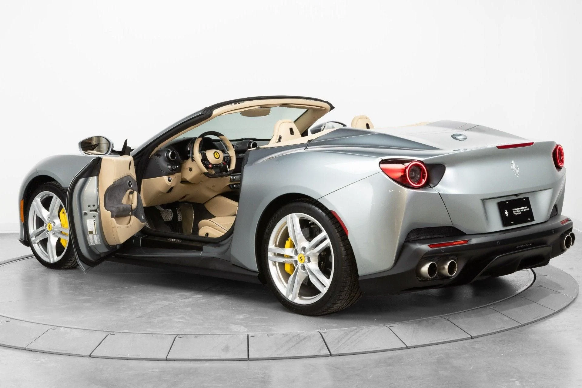 mph044_4102786047_Used_2019_Ferrari_Portofino_1792504069_b4dfdf823c
