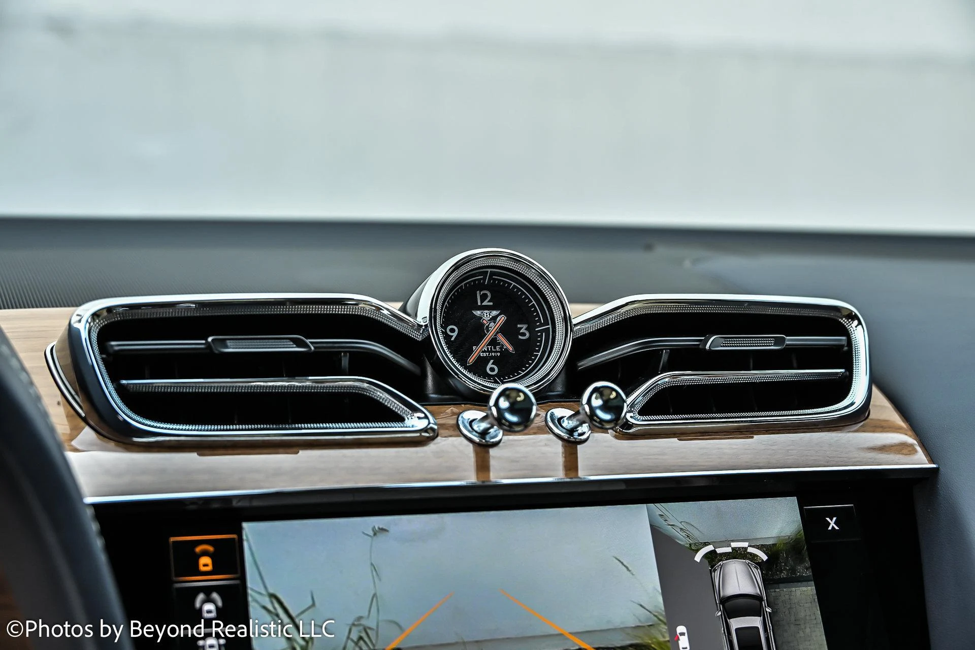 mph044_410730003_Used_2023_Bentley_Bentayga_EWB_1769853190_47bdc2d372