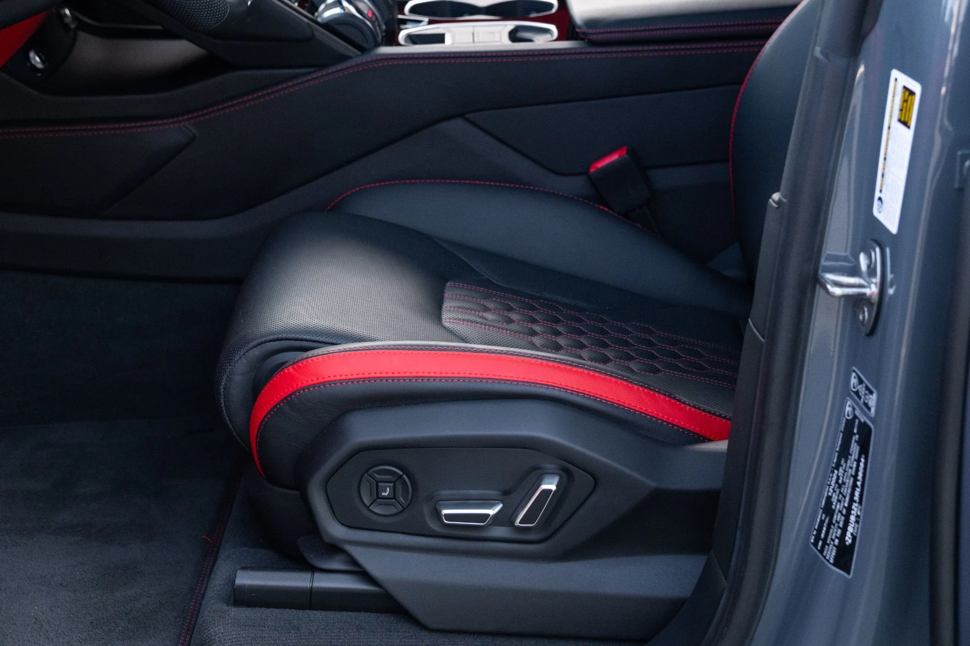 mph044_4144127901_Used_2024_Lamborghini_Urus_S_1781216022_196584078a
