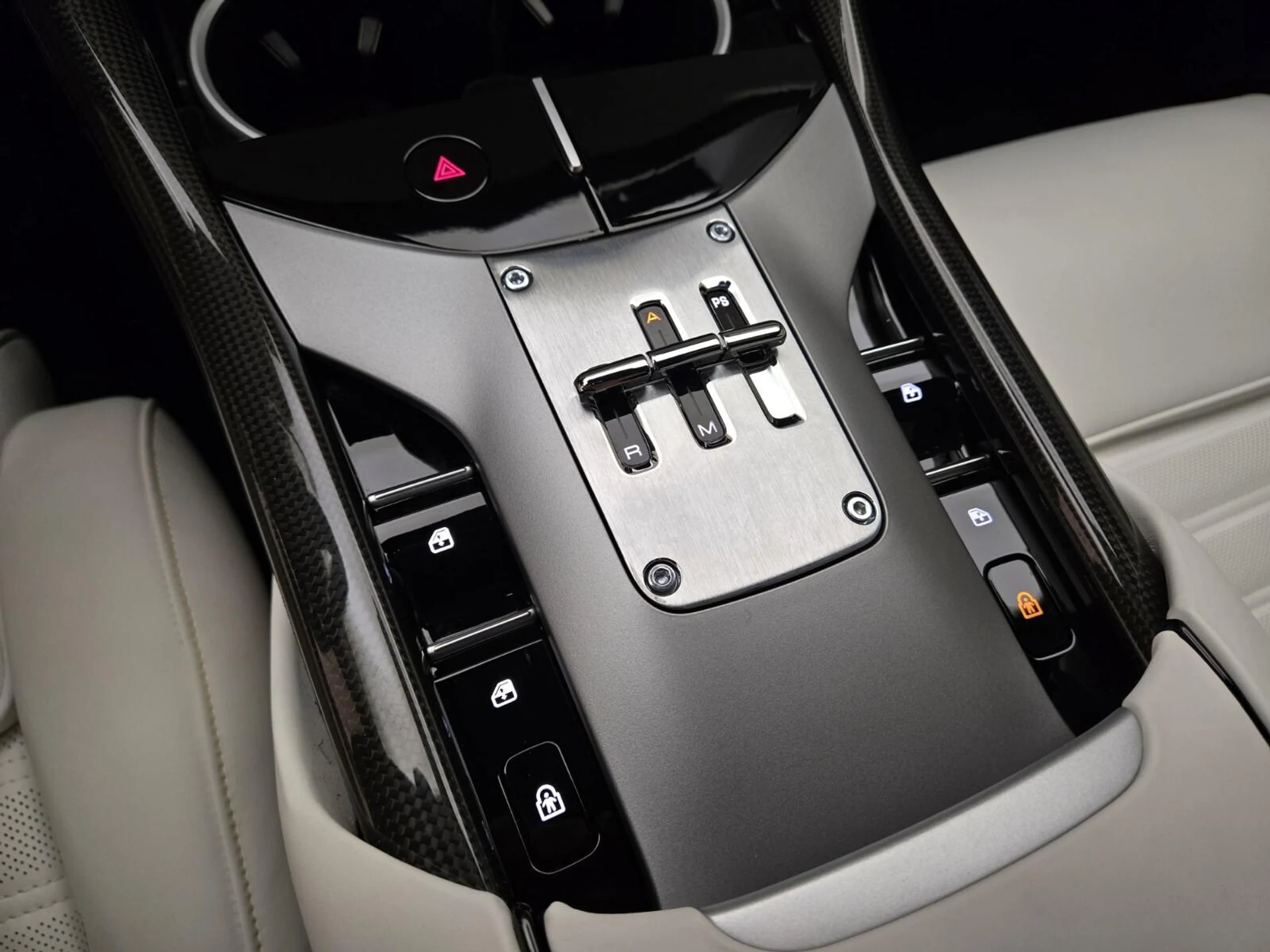 mph044_4152477566_Used_2025_Ferrari_Purosangue_1768891647_f6ce6cd29f