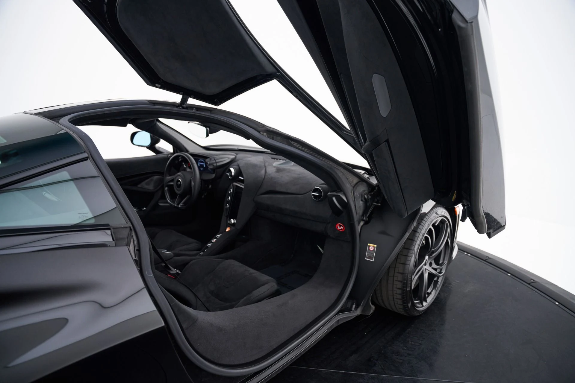 mph044_4164058588_Used_2025_Mc_Laren_750_S_1792693511_0e43107d91