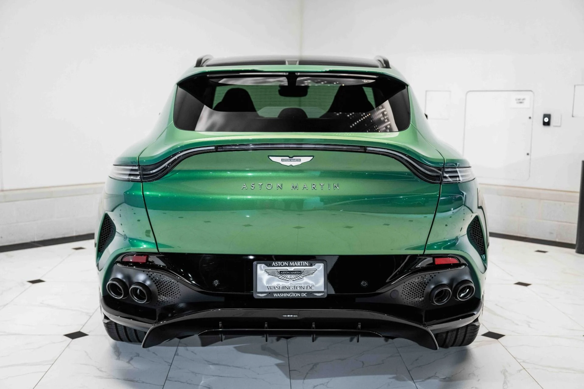 mph044_4165563918_Used_2025_Aston_Martin_DBX_707_1730812755_ec78f57fa4