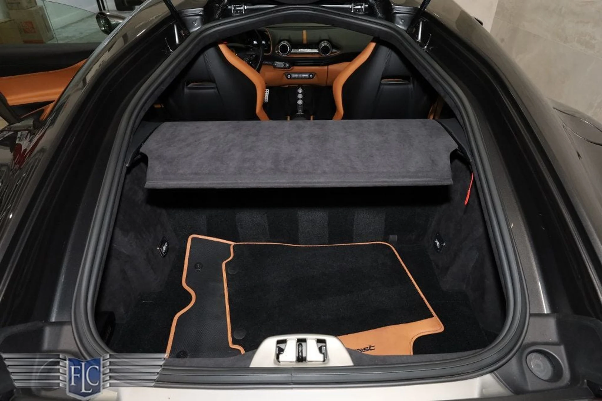 mph044_4181270494_used_2020_ferrari_812_superfast_coupe_9689_23009030_45_1024_f505c0014a