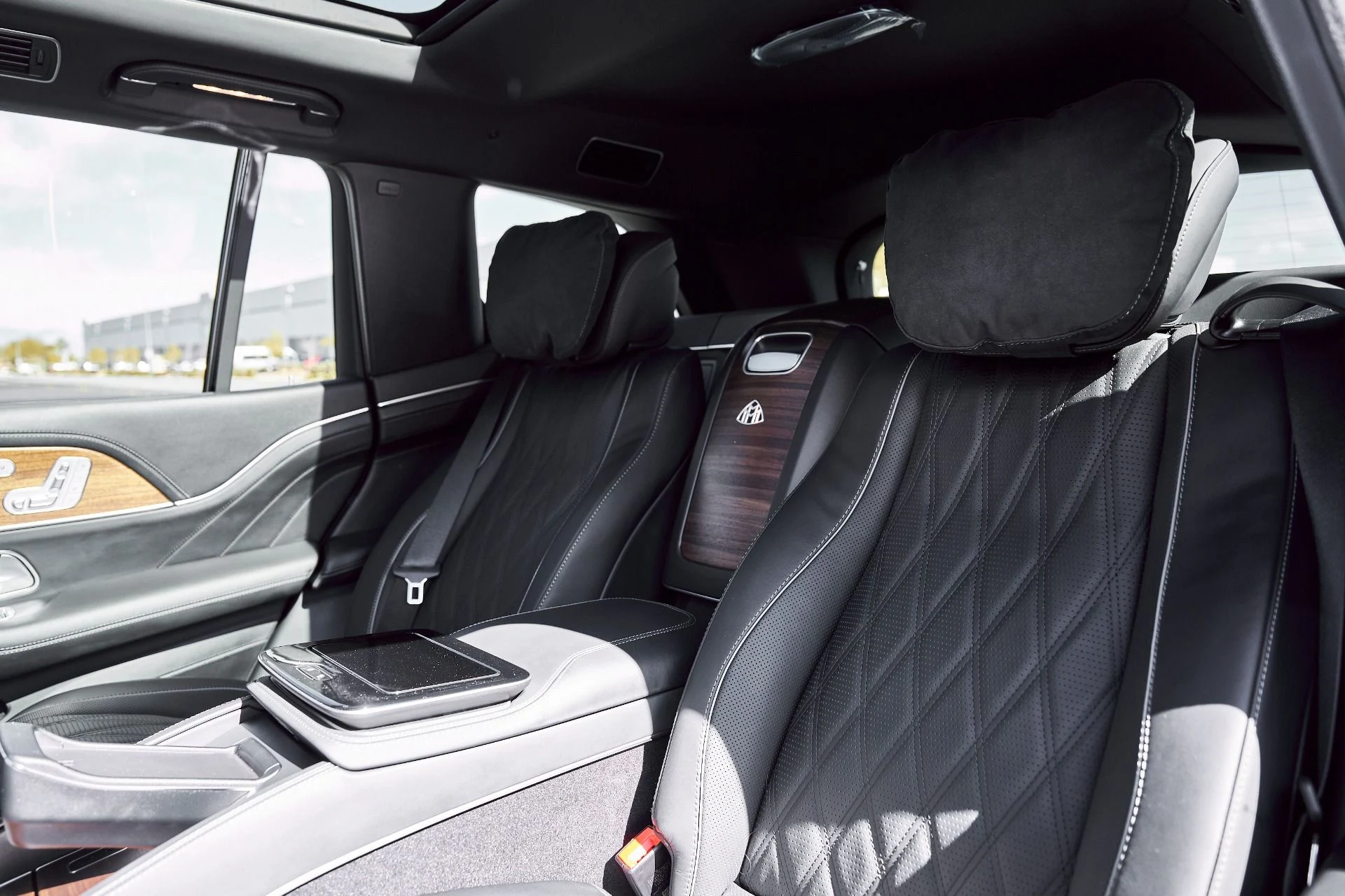 mph044_4194869440_Used_2025_Mercedes_Benz_GLS_Maybach_GLS_600_1771467915_f4e122bd17