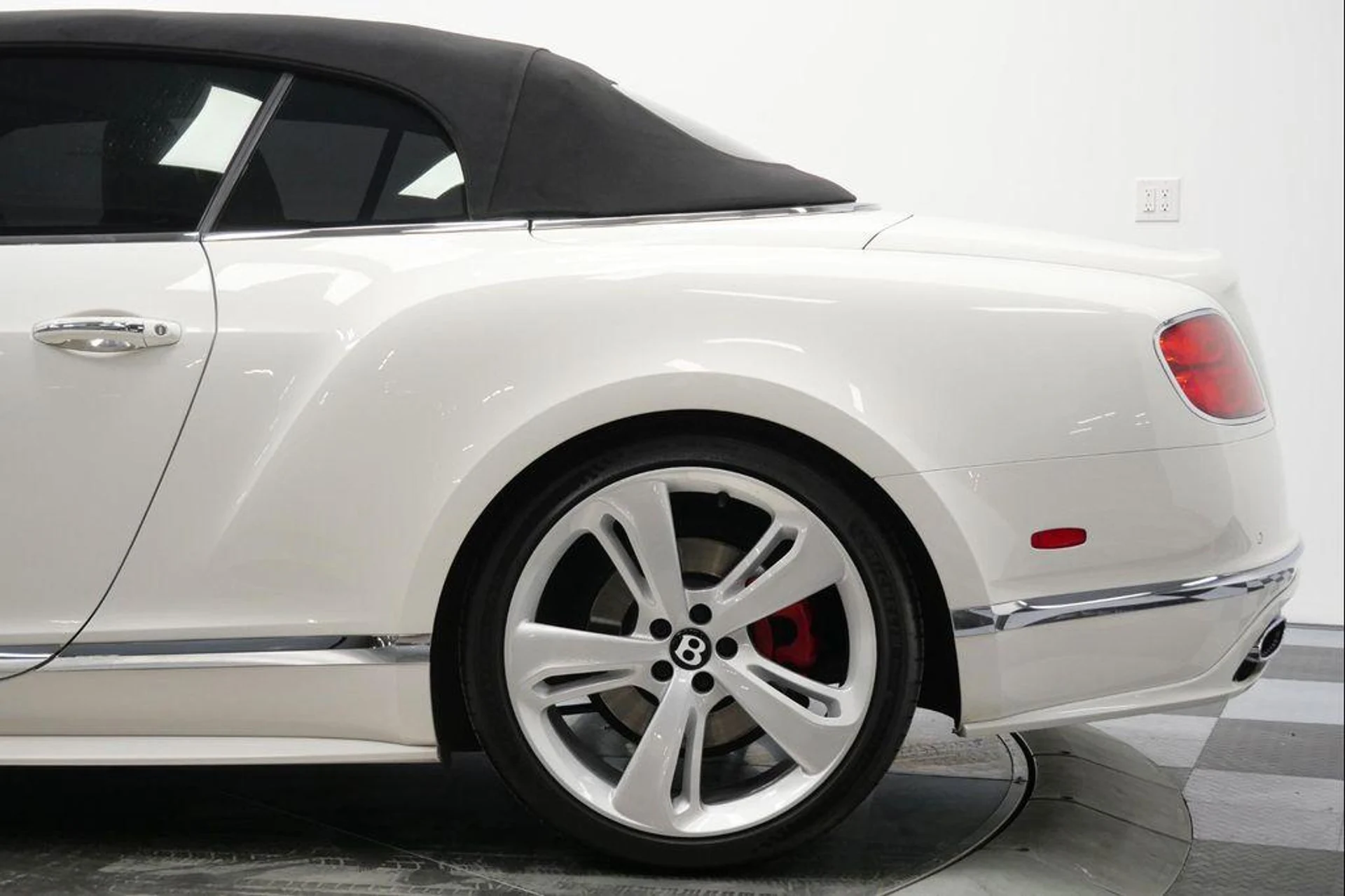 mph044_4205857674_x_KJDGFQ_9z_WIG_Ov_Vg_Tp5_Fp_AF_Hka8_5a1e56a4ca