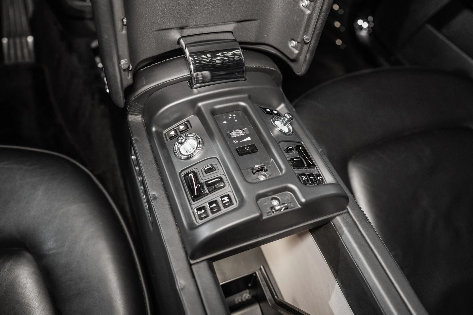 mph044_4210329168_Used_2010_Rolls_Royce_Phantom_Coupe_1760972669_2899b98410