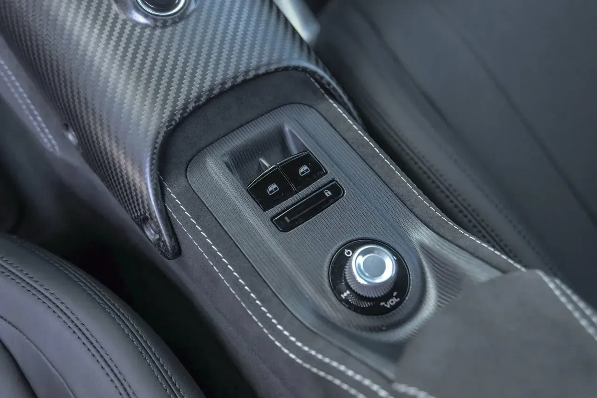 mph044_4218265475_2c0df468738d4f8d92249783ca3eb267_b40450edef