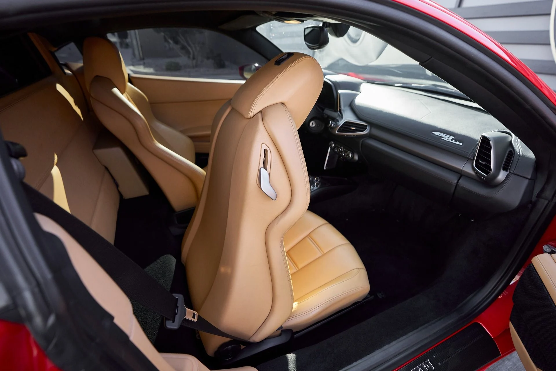 mph044_424330405_Used_2013_Ferrari_458_Italia_Base_1764783159_952a5a08c4